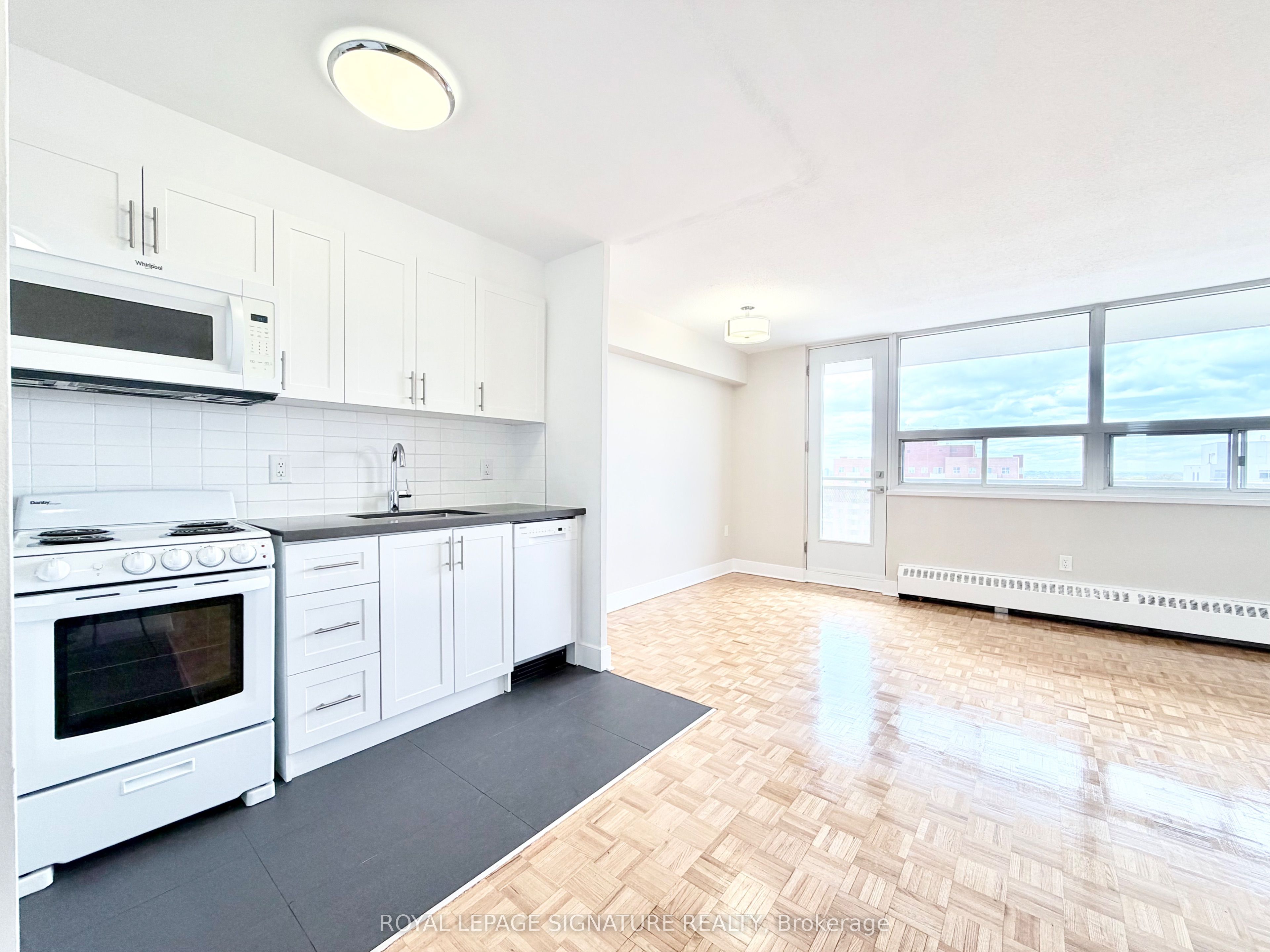 1500 Bathurst Street 404, Toronto, ON M5P 3L3 photo 2