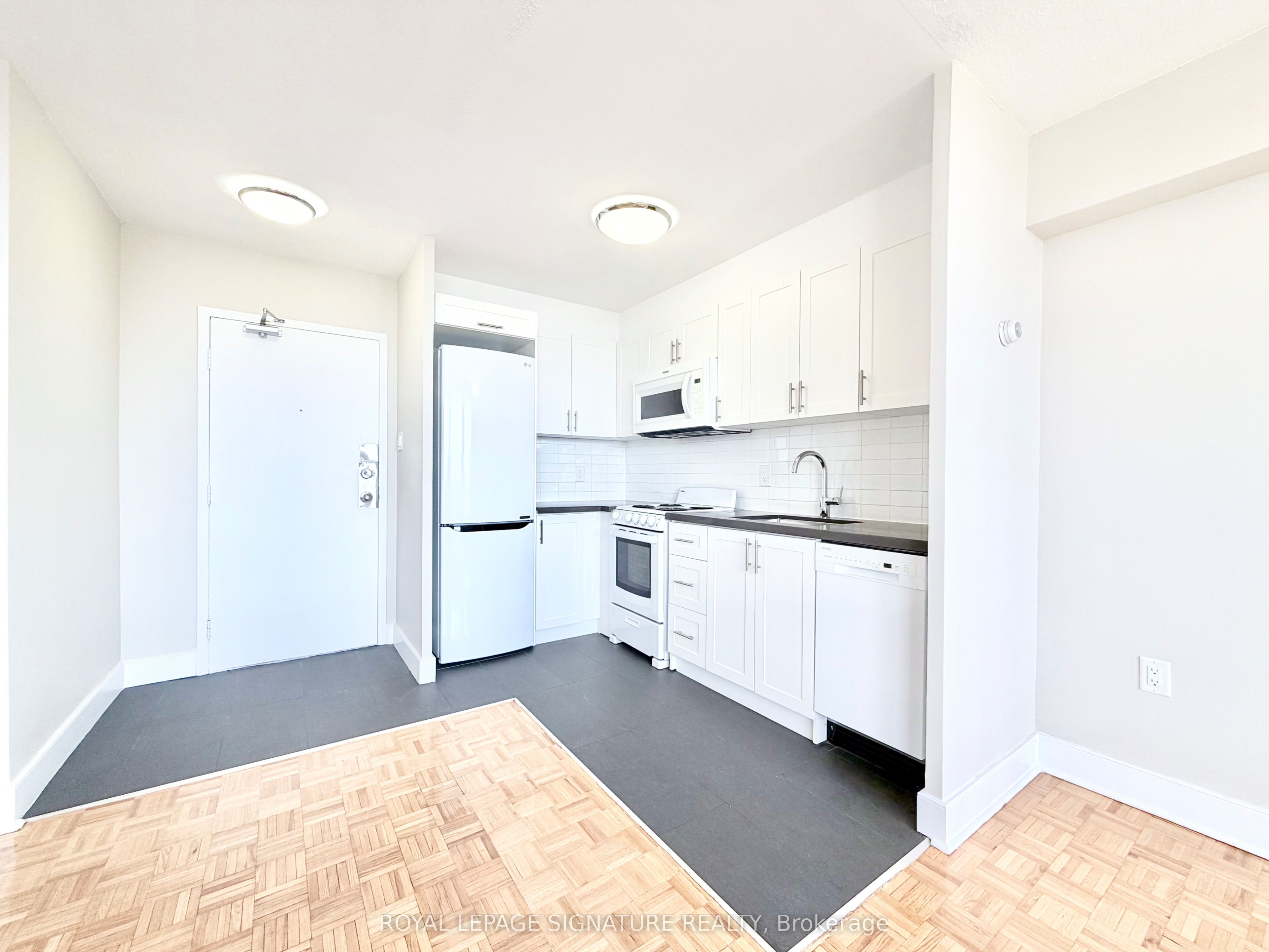 1500 Bathurst Street 404, Toronto, ON M5P 3L3 photo 3