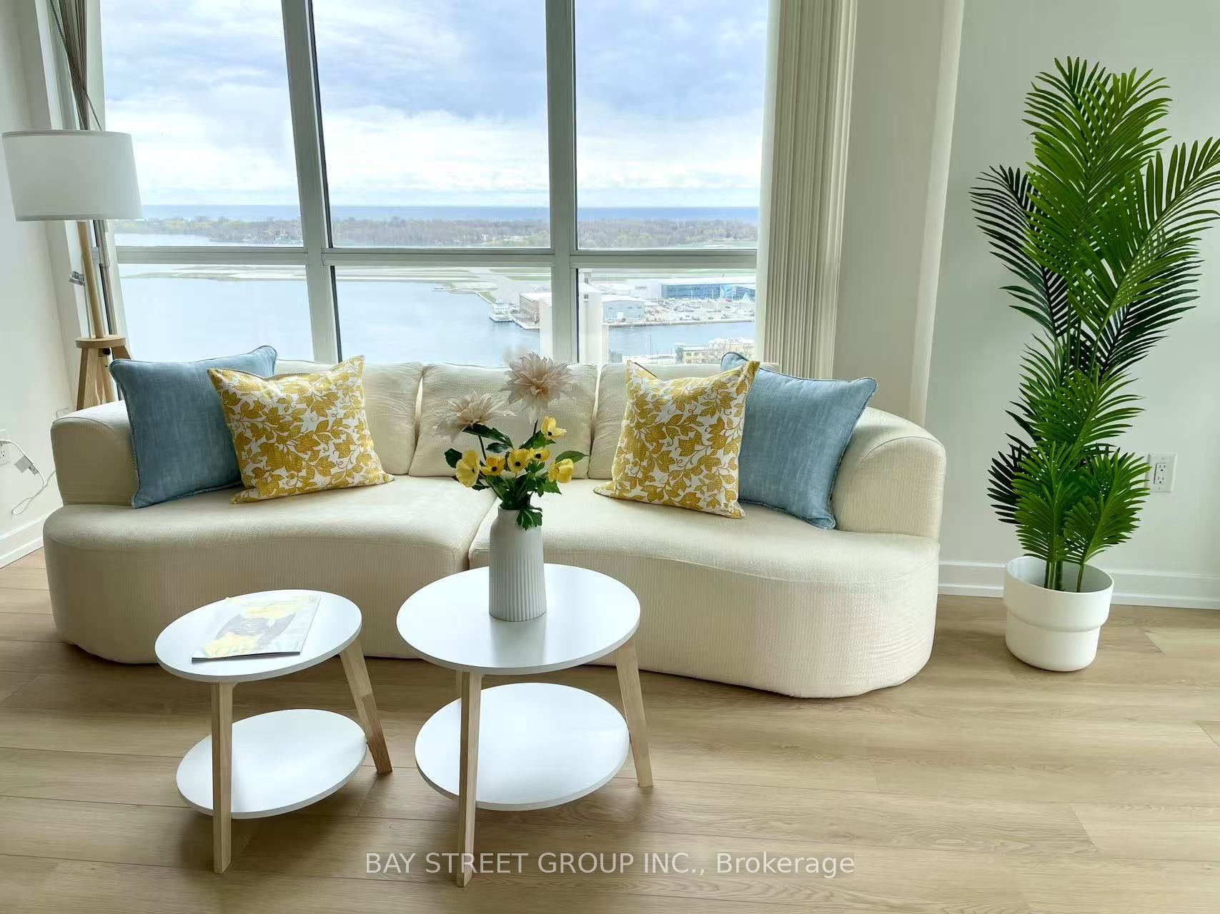 75 Queens Wharf Road 2908, Toronto, ON M5V 0J8