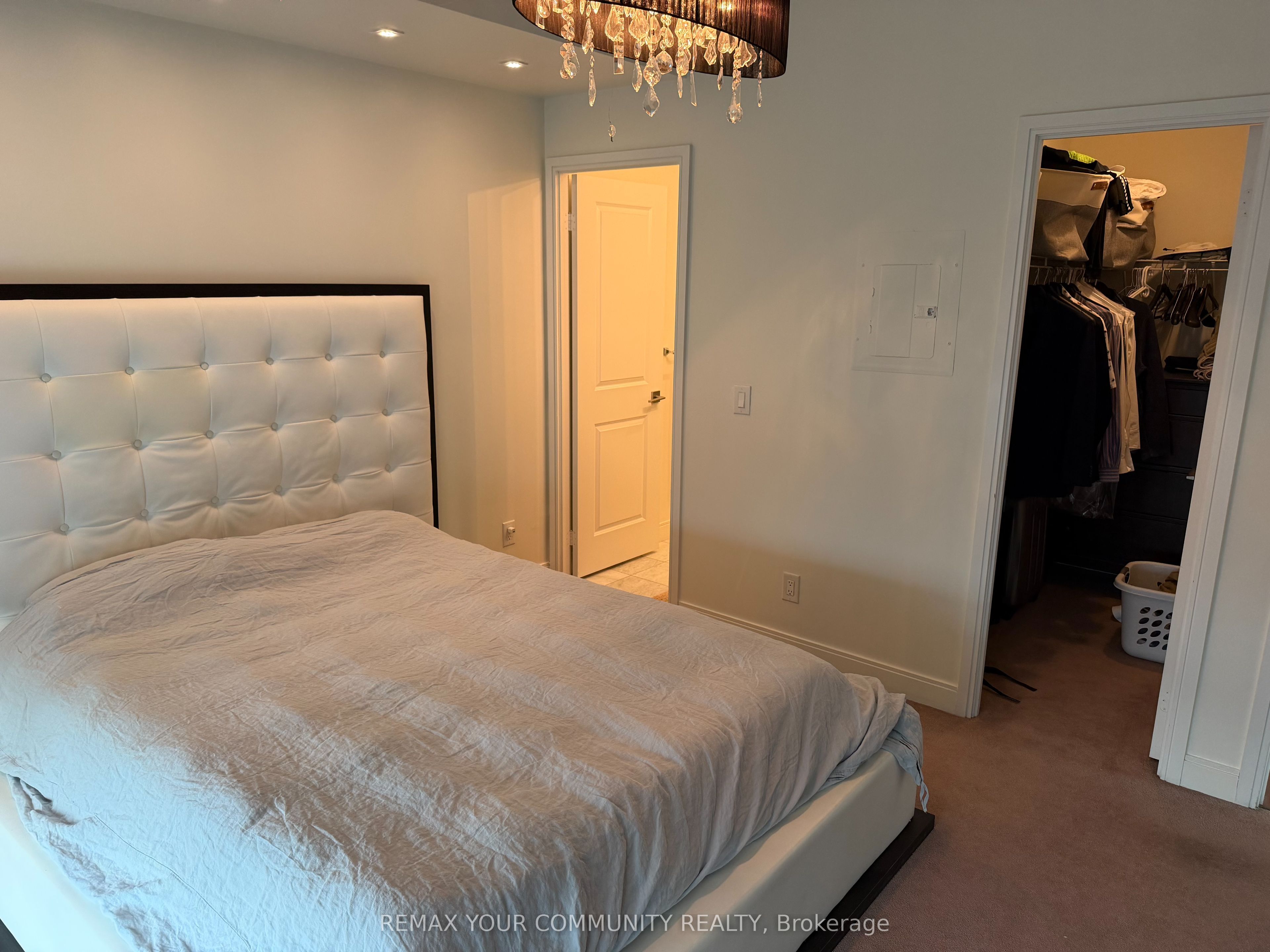 1 Scott Street 2907, Toronto, ON M5E 1A1 photo 3