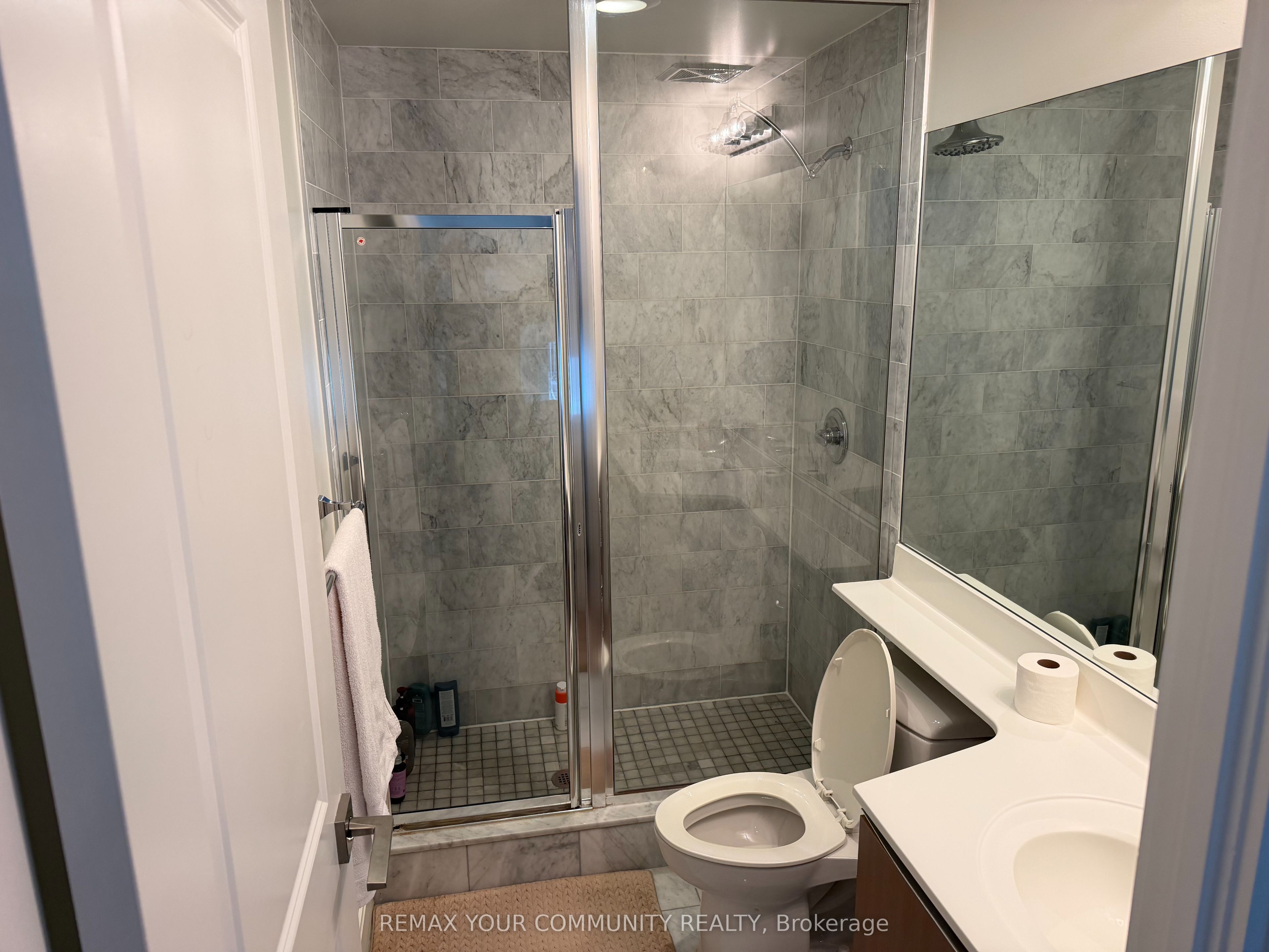 1 Scott Street 2907, Toronto, ON M5E 1A1 photo 4