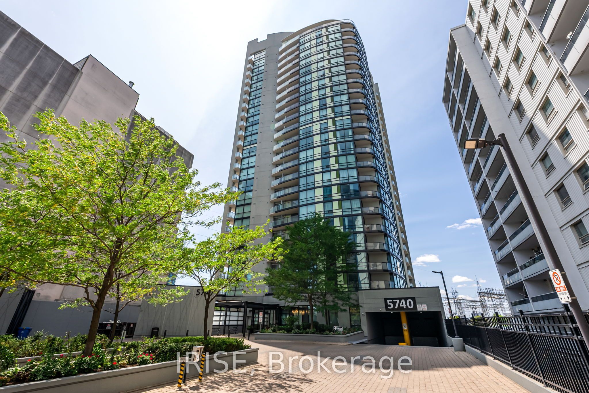 5740 Yonge Street 1505, Toronto, ON M2M 0B1 photo 2