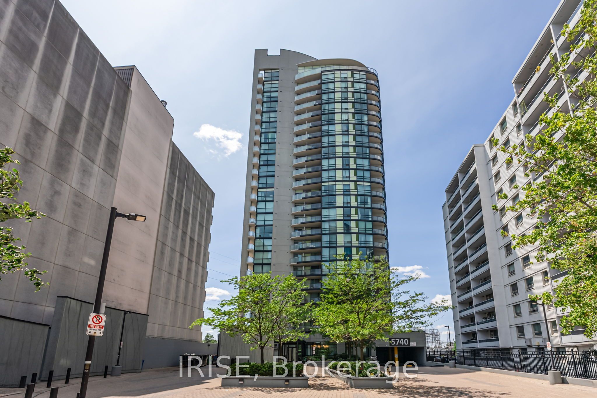 5740 Yonge Street 1505, Toronto, ON M2M 0B1 photo 3