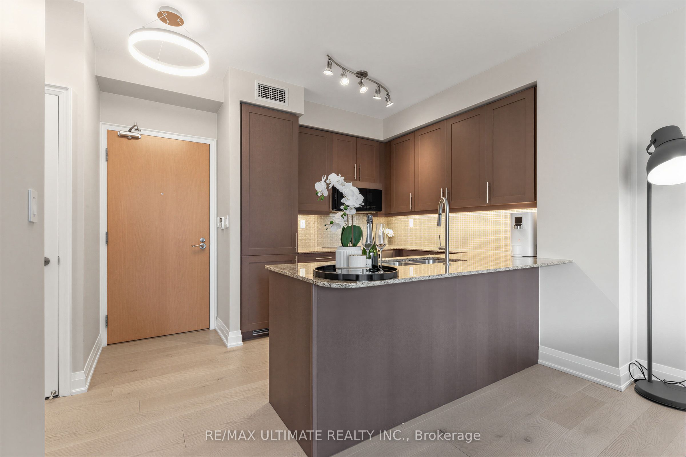 1 Bedford Road 603, Toronto, ON M5R 2B5 photo 5