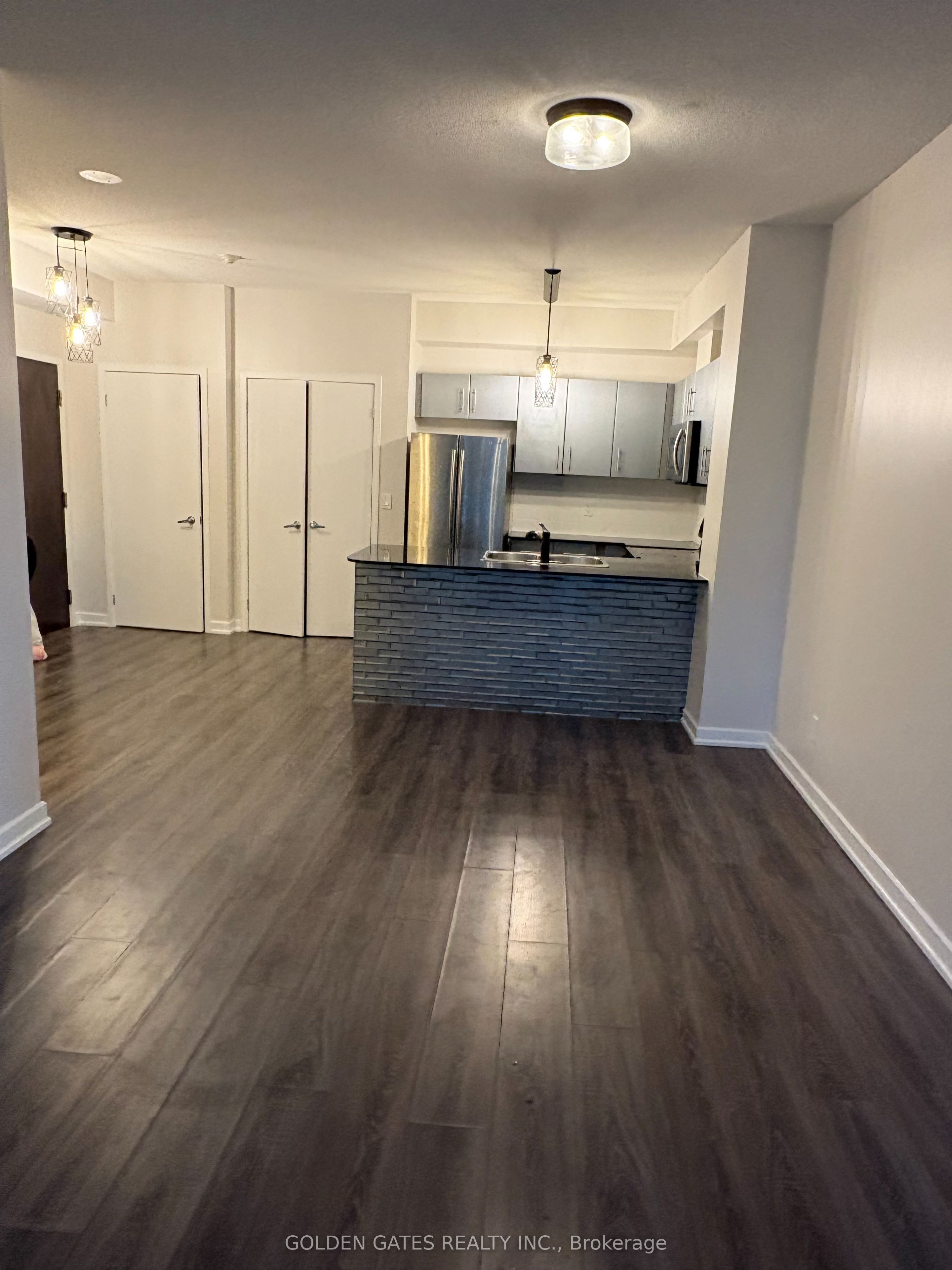 12 Yonge Street #2501, Toronto, ON M5E 1Z9 photo 5