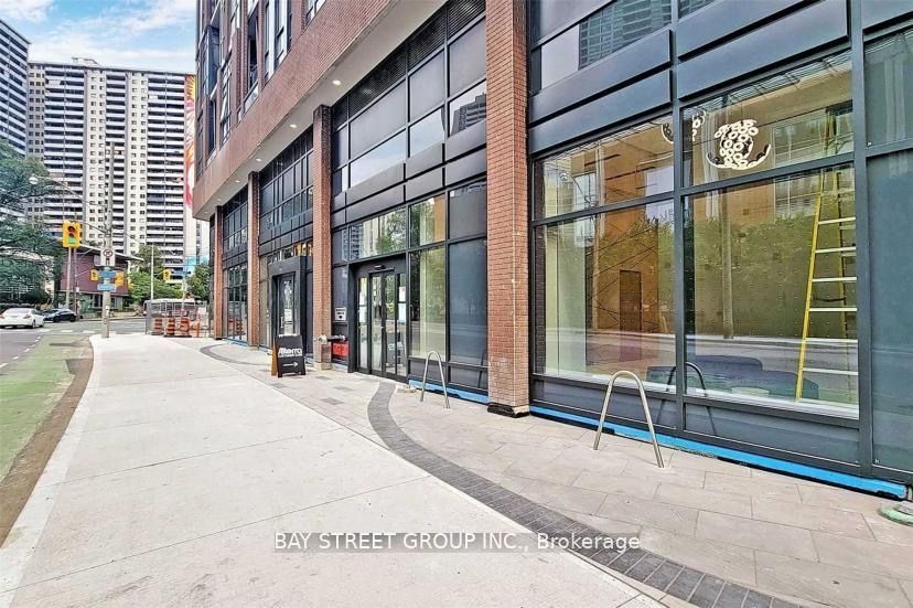 159 Wellesley Street E 2511, Toronto, ON M4Y 0H5 photo 2