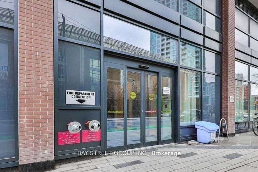 159 Wellesley Street E 2511, Toronto, ON M4Y 0H5 photo 3