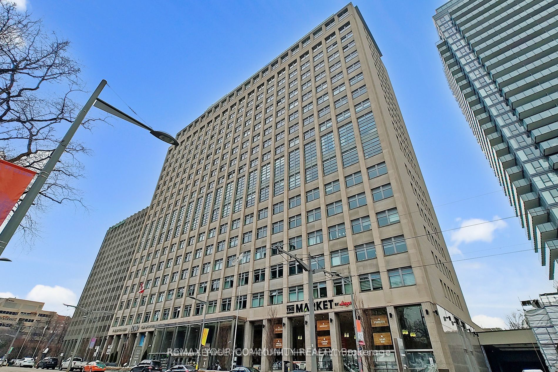 111 St Clair Avenue W 1828, Toronto, ON M4V 1N5