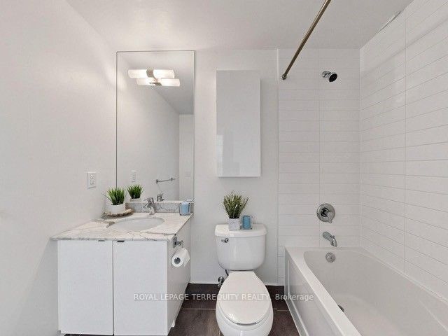 150 E Liberty Street 1418, Toronto, ON M6K 3R5