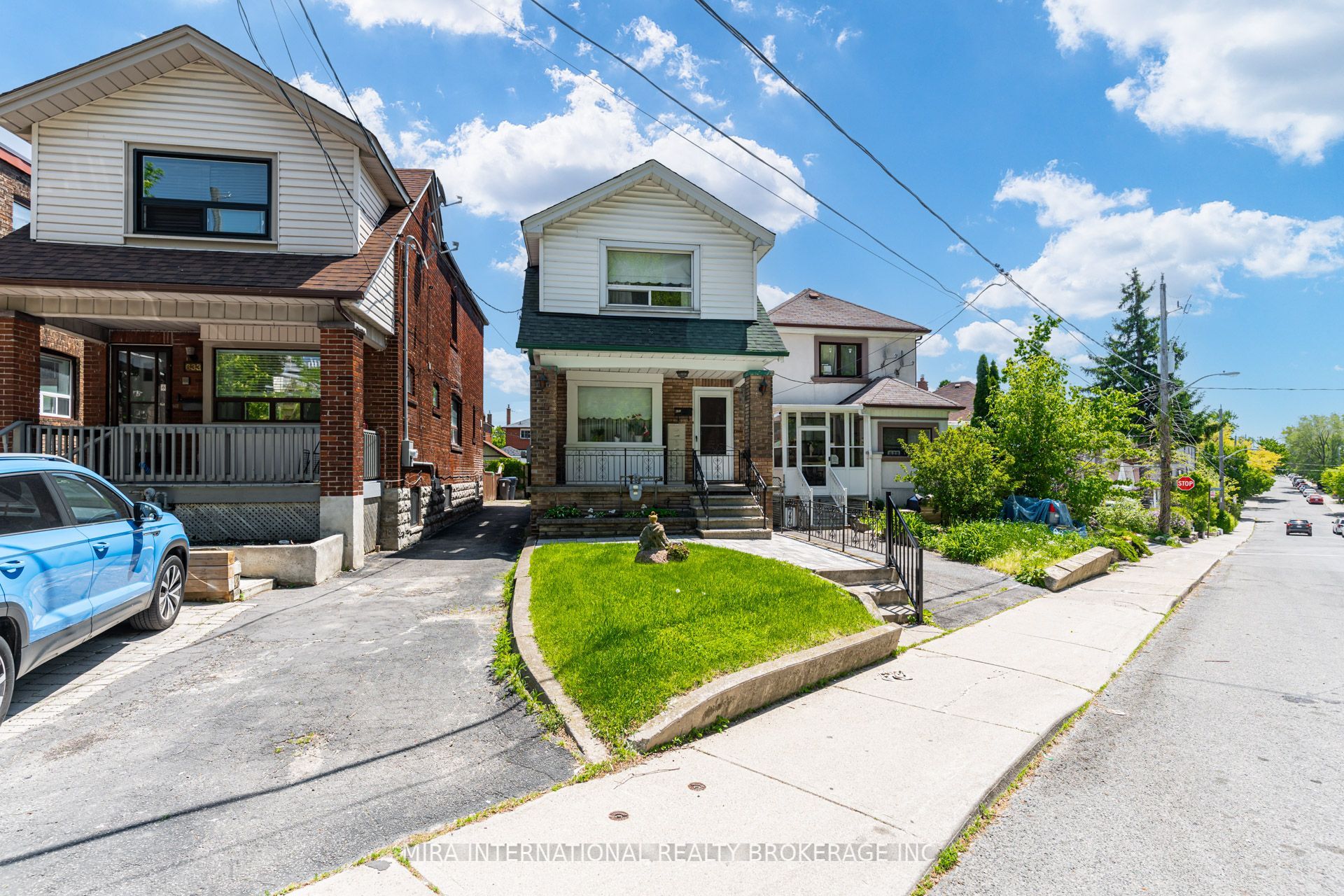 631 Lauder Avenue, Toronto, ON M6E 3J8