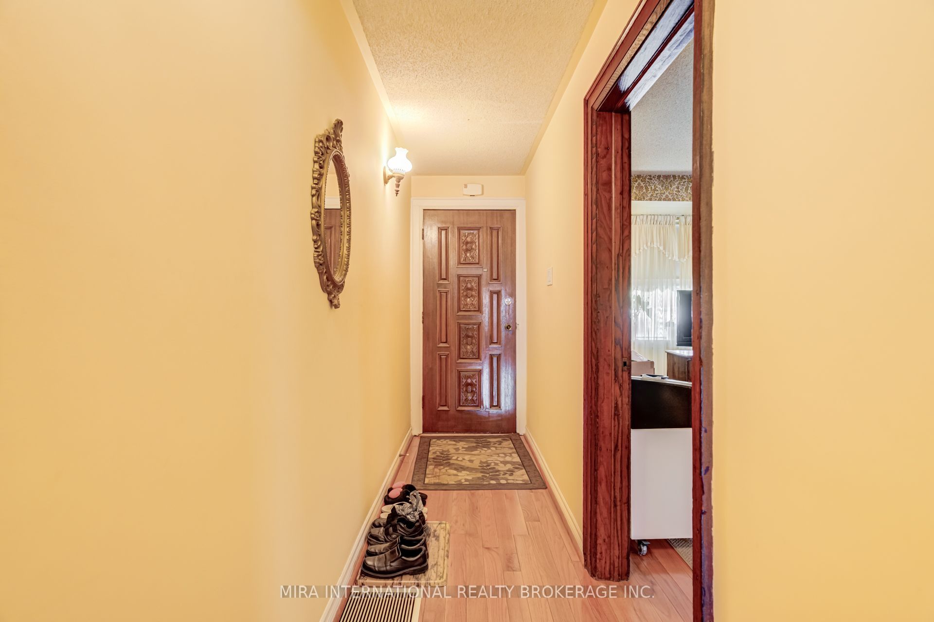 631 Lauder Avenue, Toronto, ON M6E 3J8 photo 5