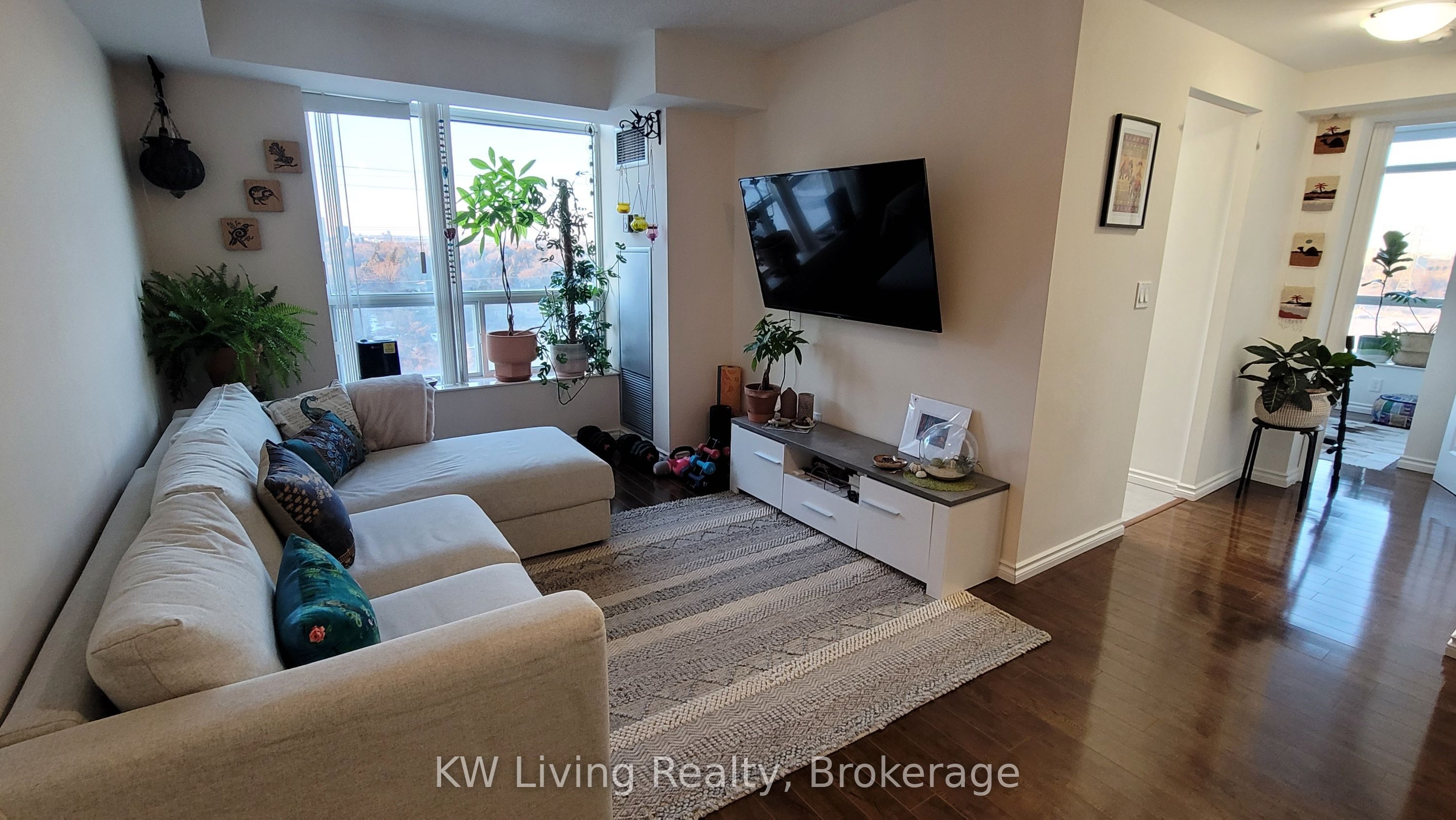 28 Pemberton Avenue 903, Toronto, ON M2M 4L1 photo 2