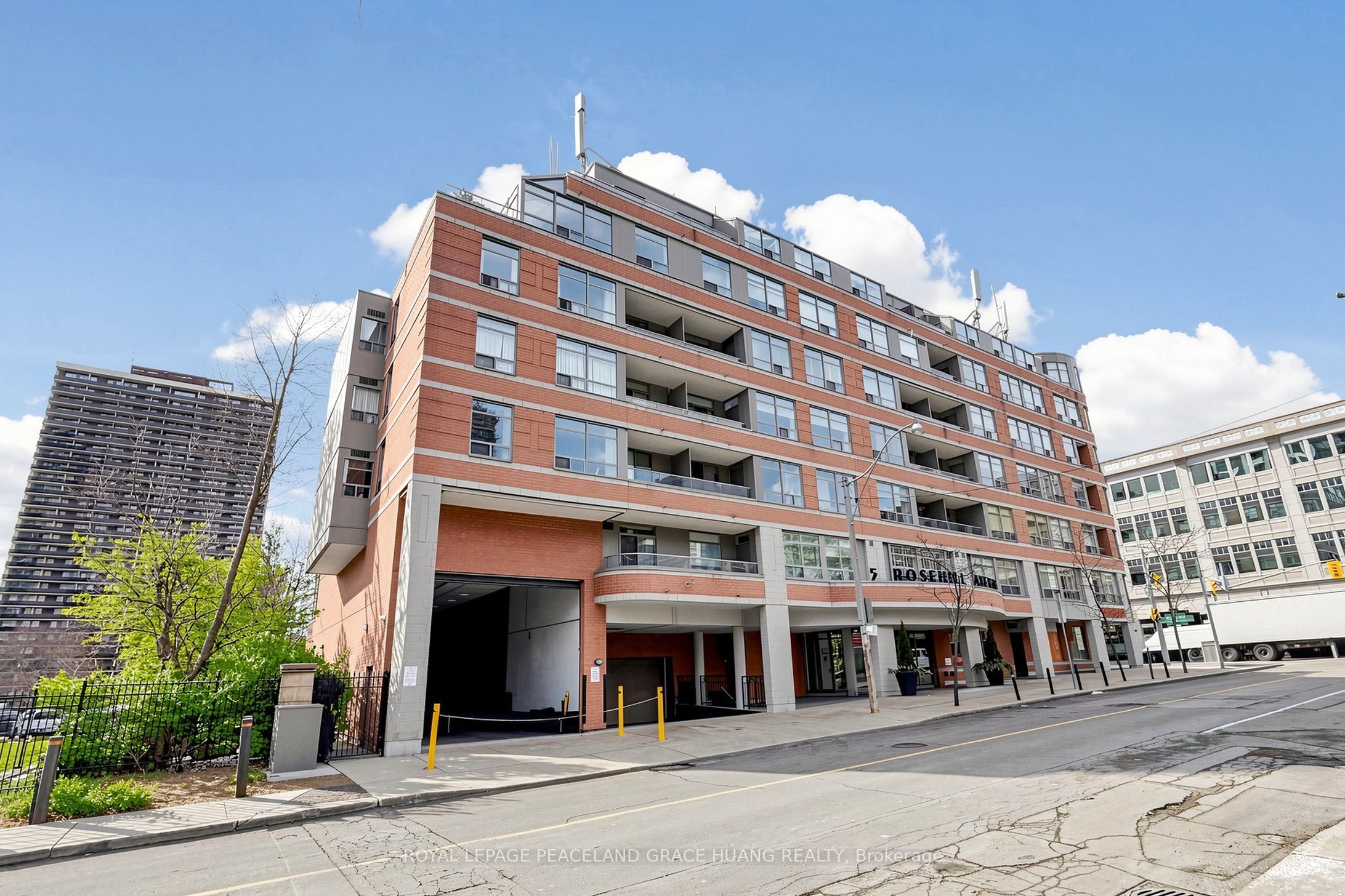 5 Rosehill Avenue 609, Toronto, ON M4T 3A6 photo 2