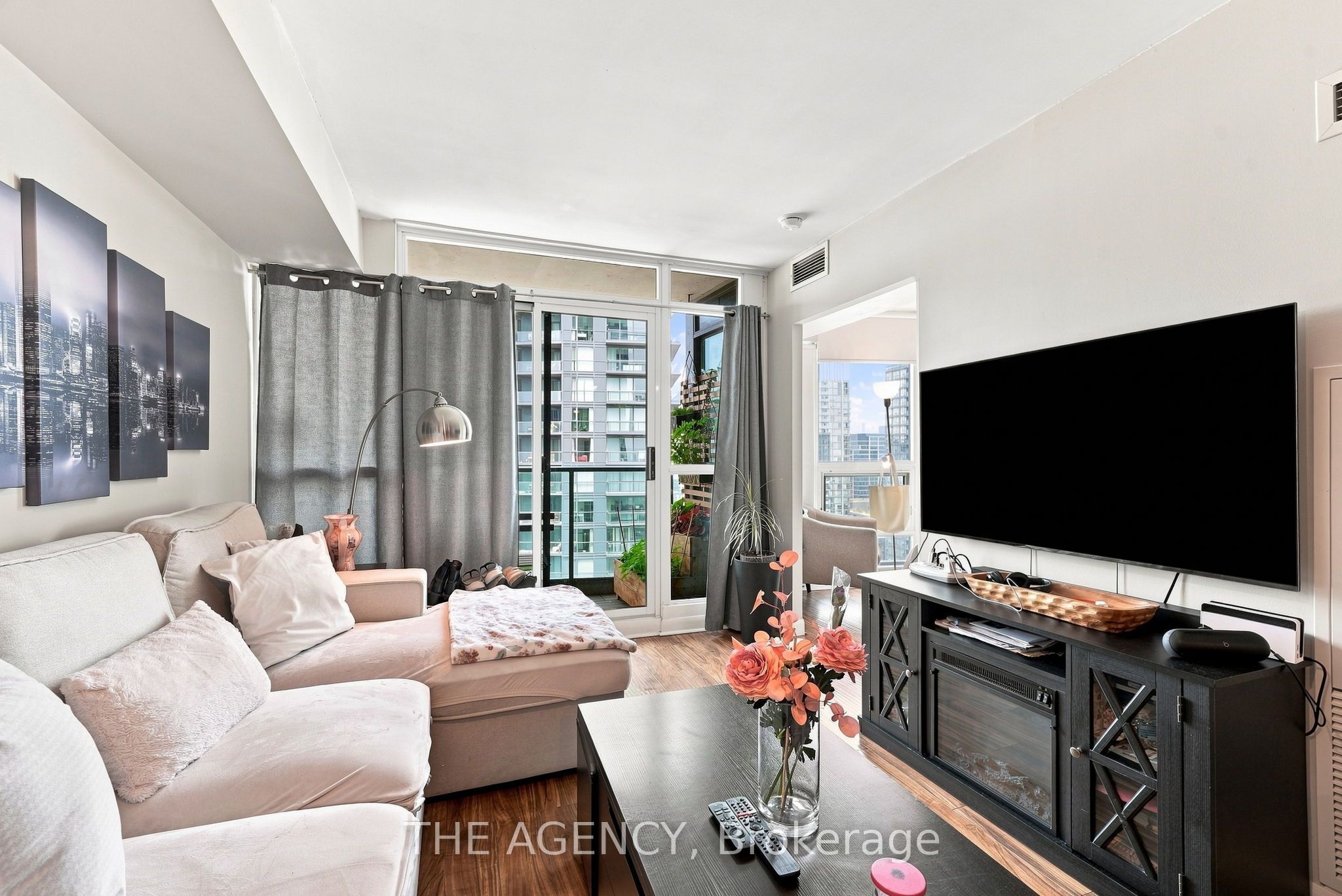 600 Fleet Street 2301, Toronto, ON M5V 1B7 photo 3