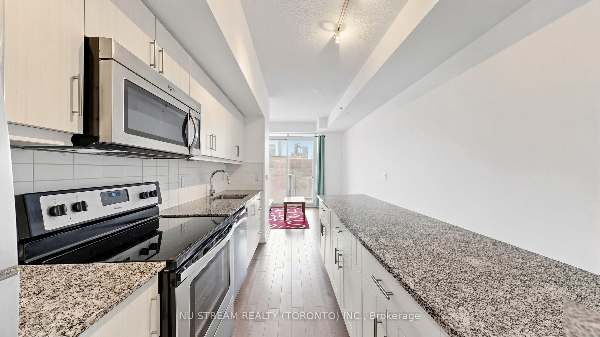 10 Willison Square 708, Toronto, ON M5T 0A8 photo 5