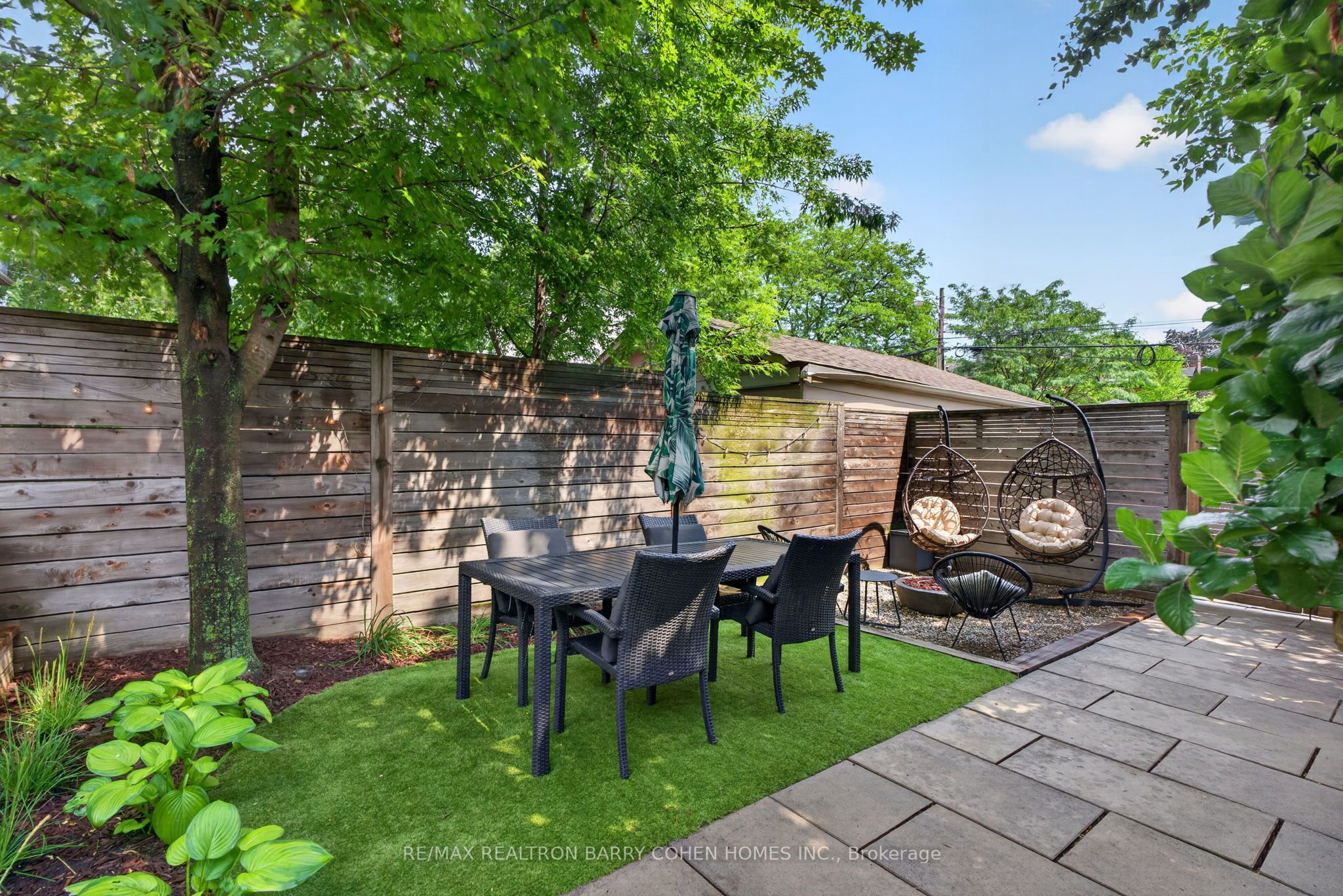 43 Helena Avenue, Toronto, ON M6G 2H3 photo 2