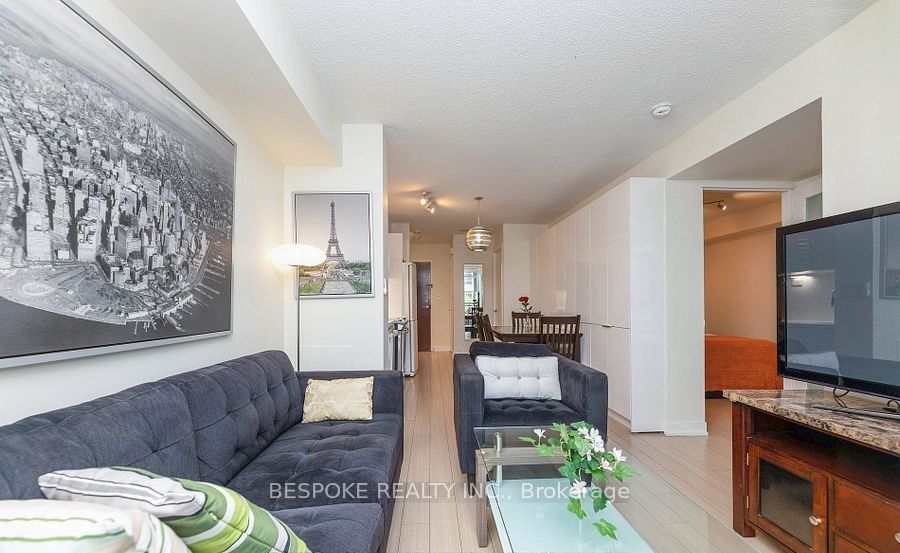 10 Capreol Court 520, Toronto, ON M5V 4B3 photo 4