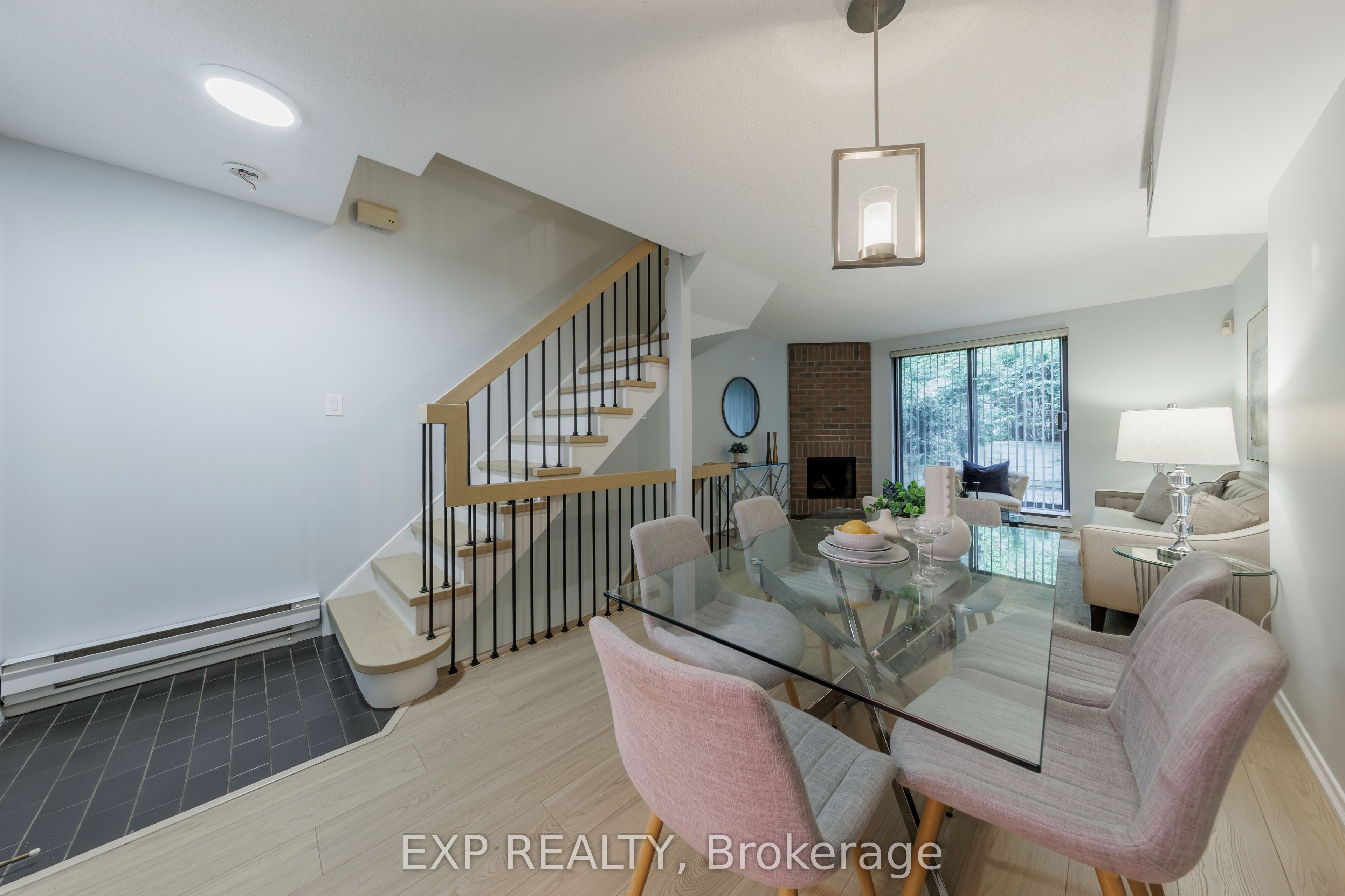25 Dundonald Street, Toronto, ON M4Y 1K3 photo 3