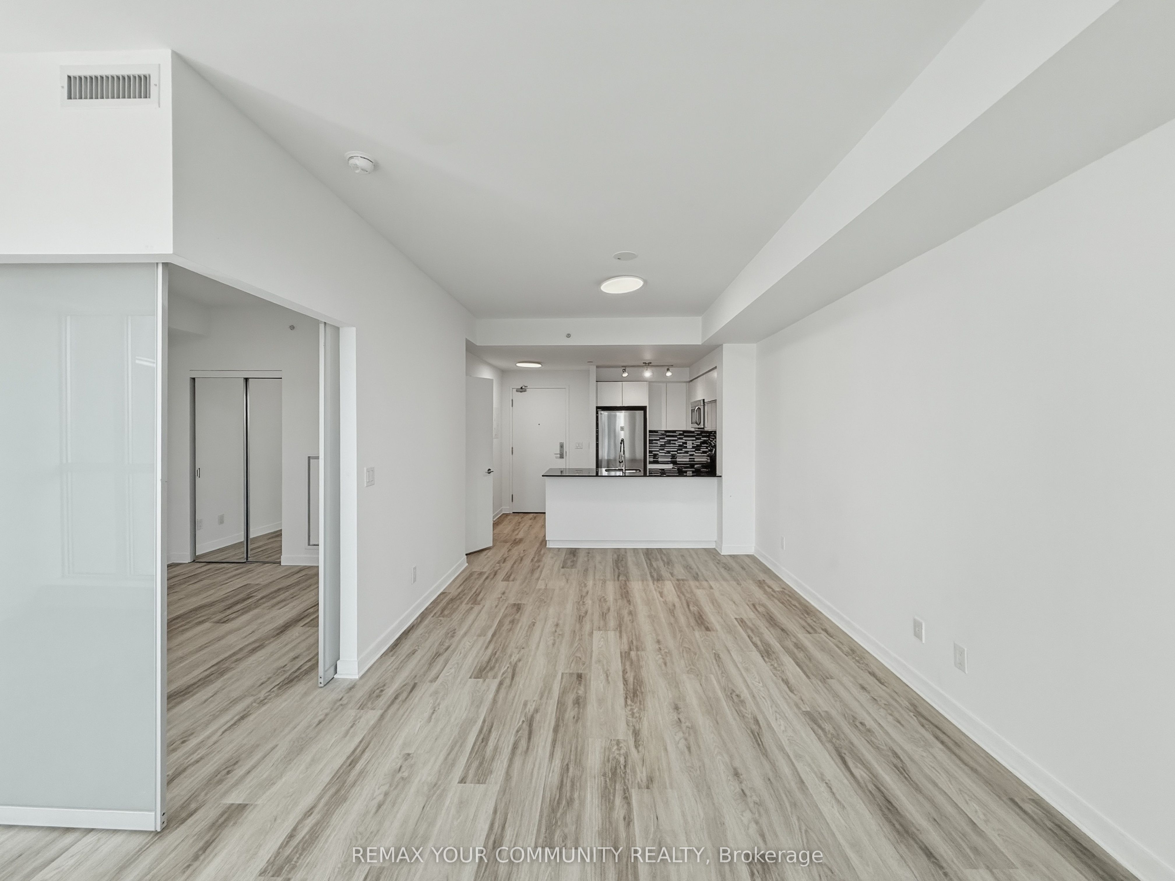 150 East Liberty Street 618, Toronto, ON M6K 3R5 photo 4