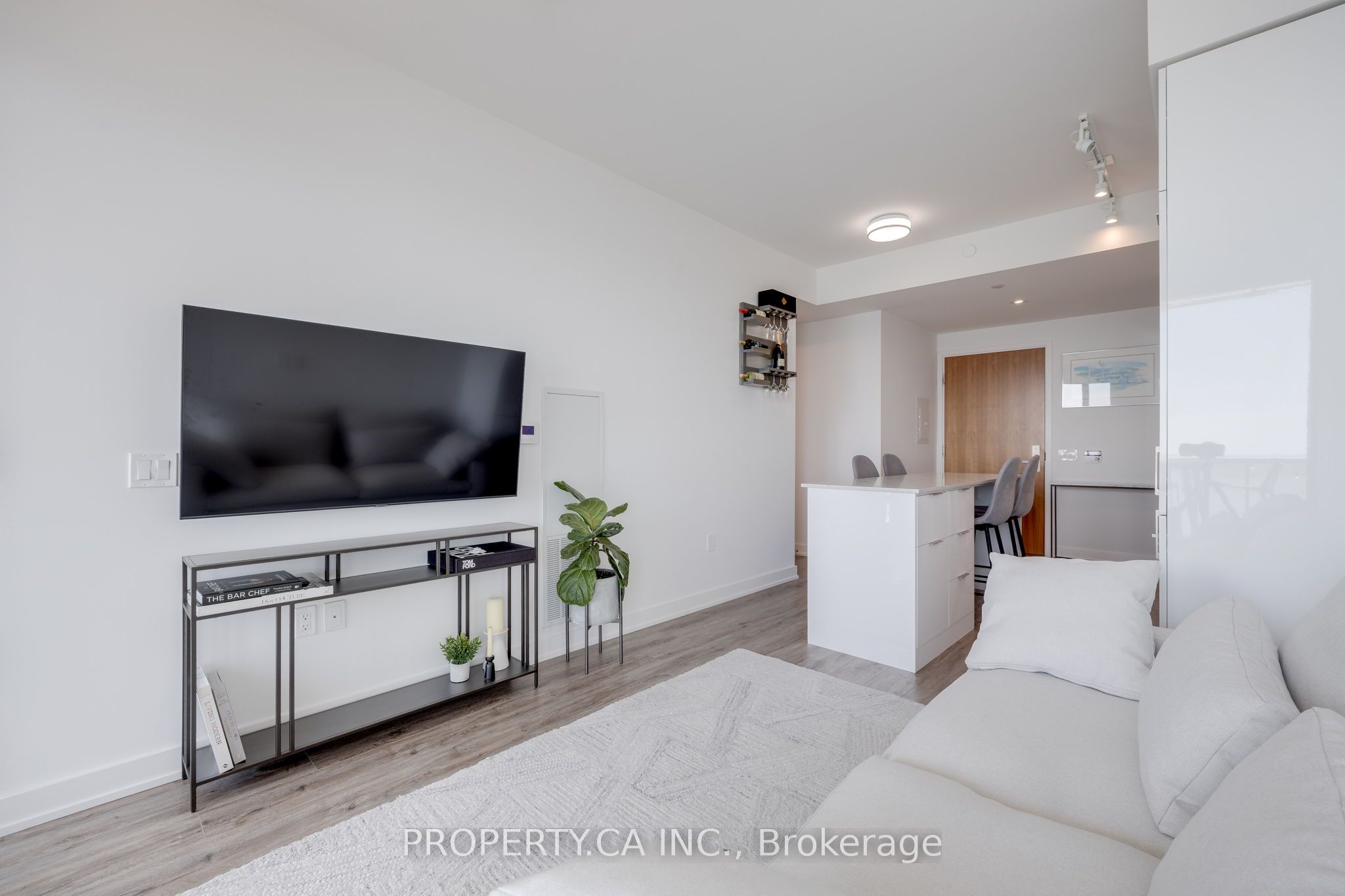 15 Queens Quay E 2203, Toronto, ON M5E 0C5 photo 4