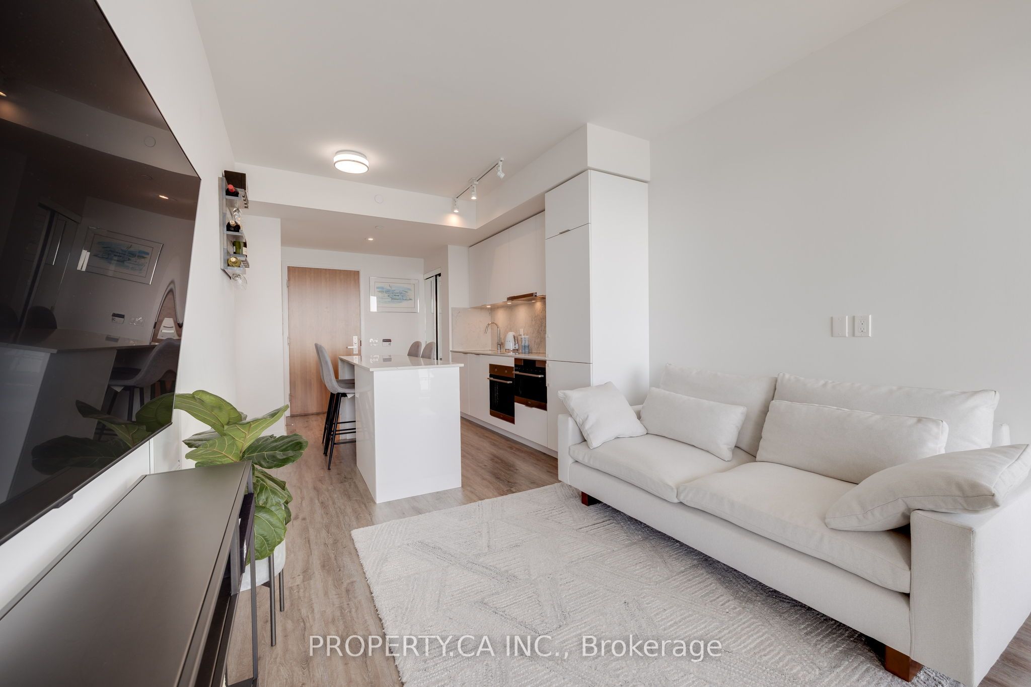 15 Queens Quay E 2203, Toronto, ON M5E 0C5 photo 5