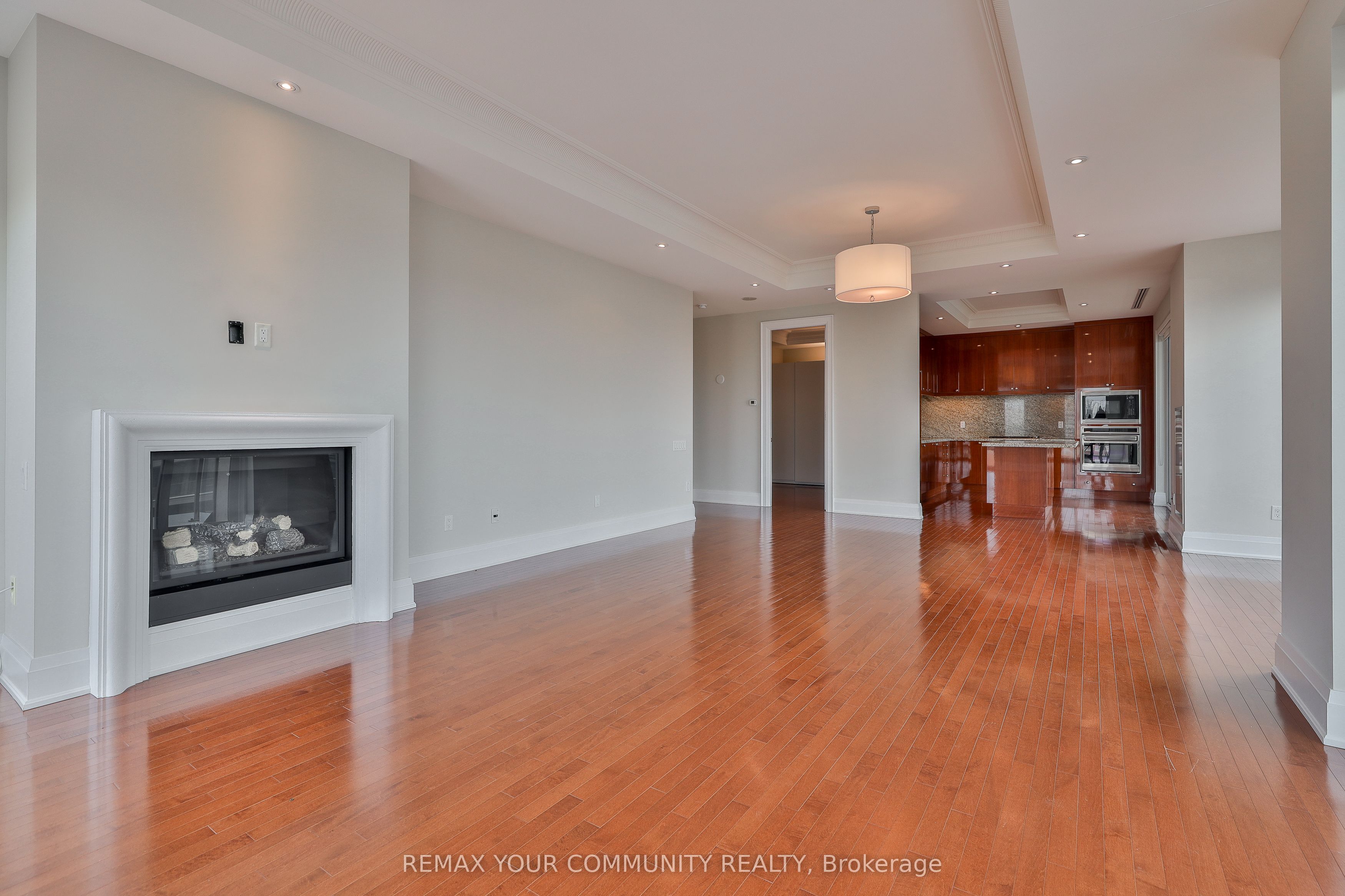 80 Yorkville Avenue 802, Toronto, ON M5R 2C2