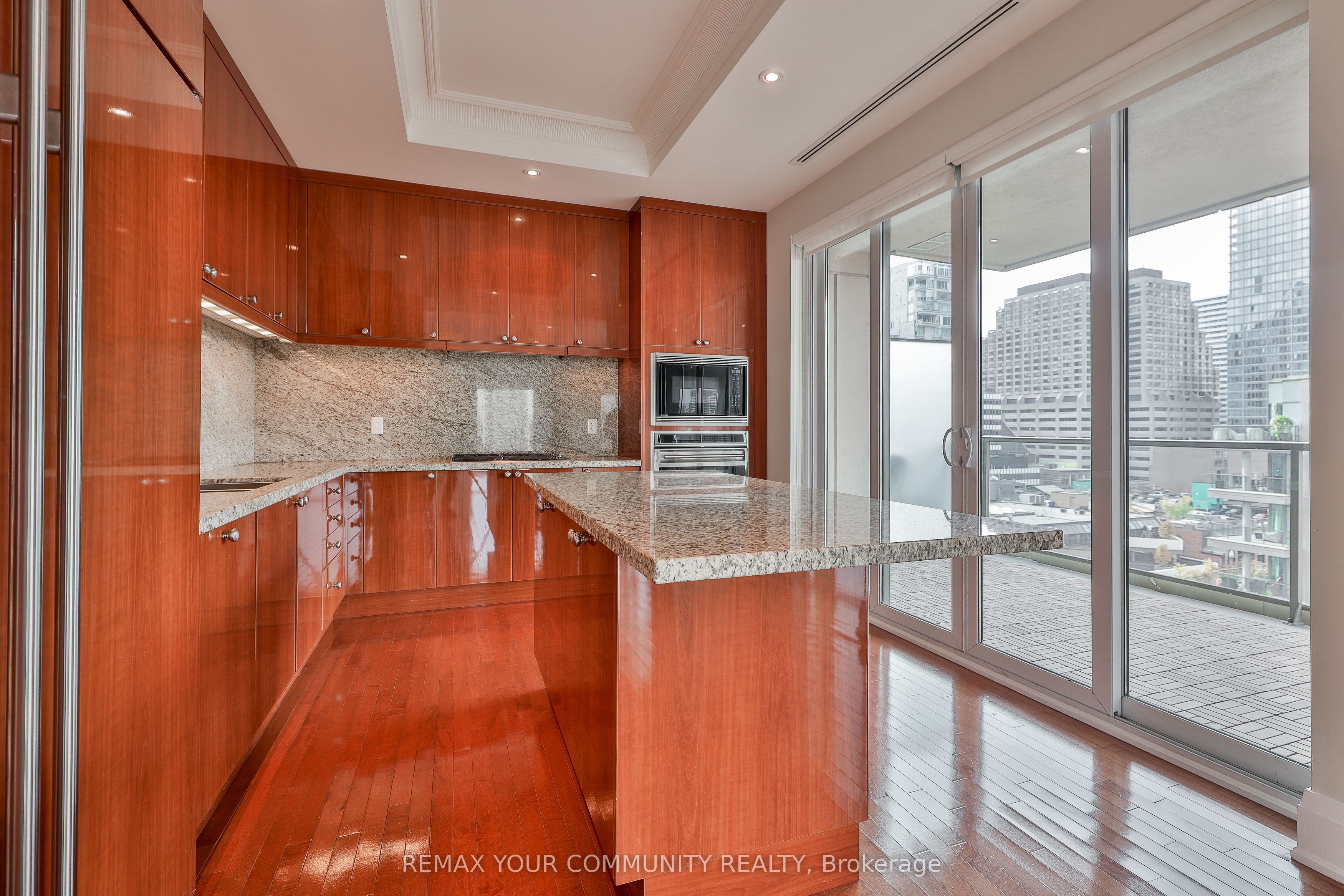 80 Yorkville Avenue 802, Toronto, ON M5R 2C2 photo 2