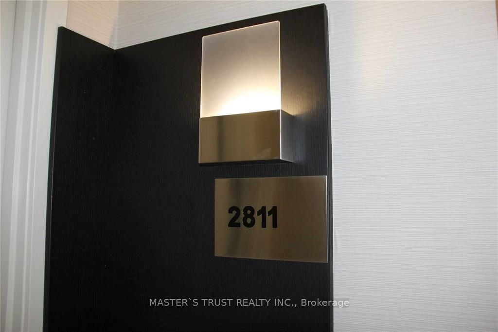 28 Ted Rogers 2811, Toronto, ON M4Y 2J4