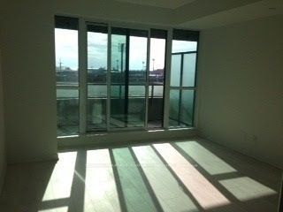 150 East Liberty Street 508, Toronto, ON M6K 3R5 photo 4