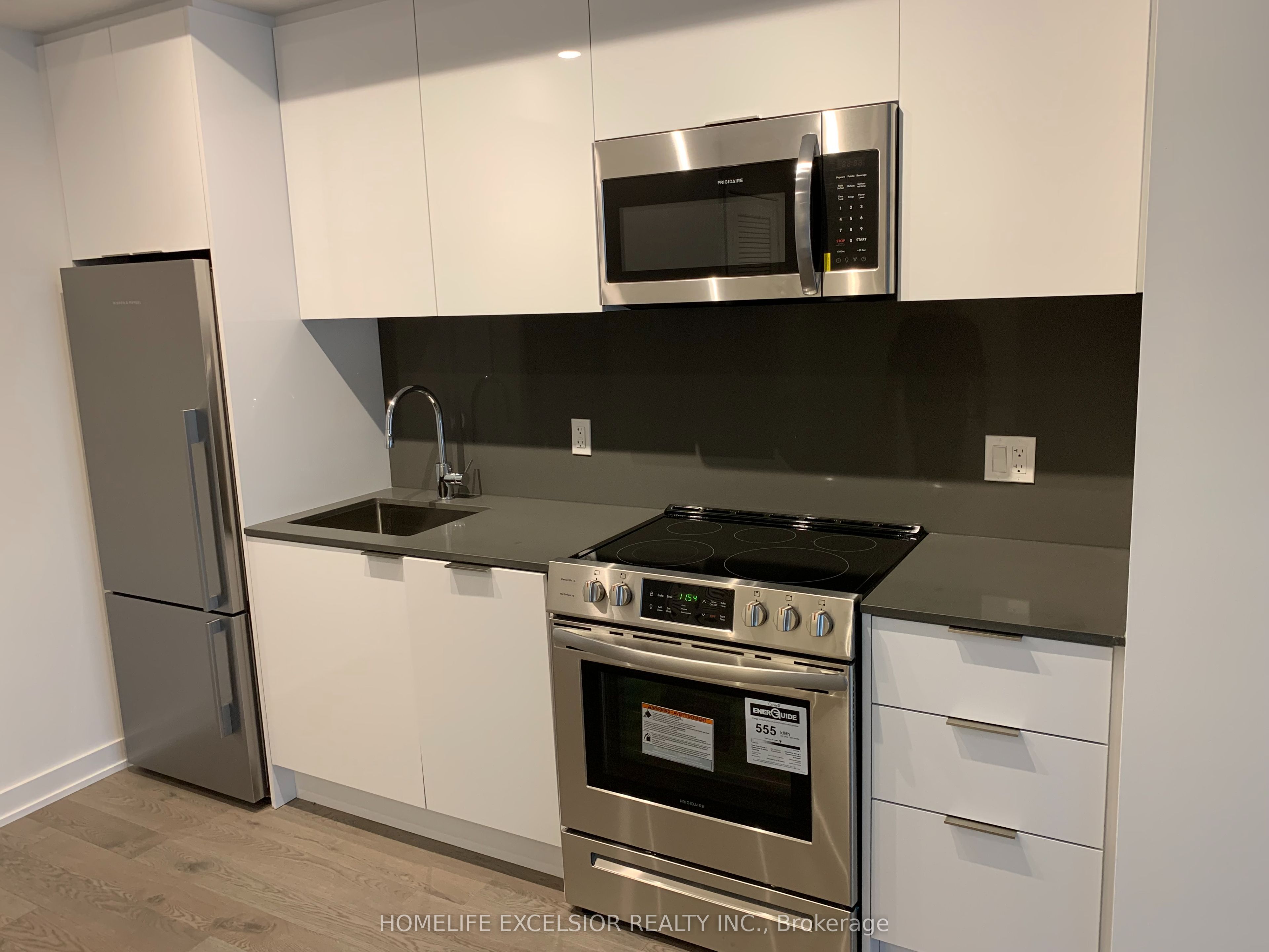 25 Richmond Street E 3007, Toronto, ON M5C 0A6 photo 2