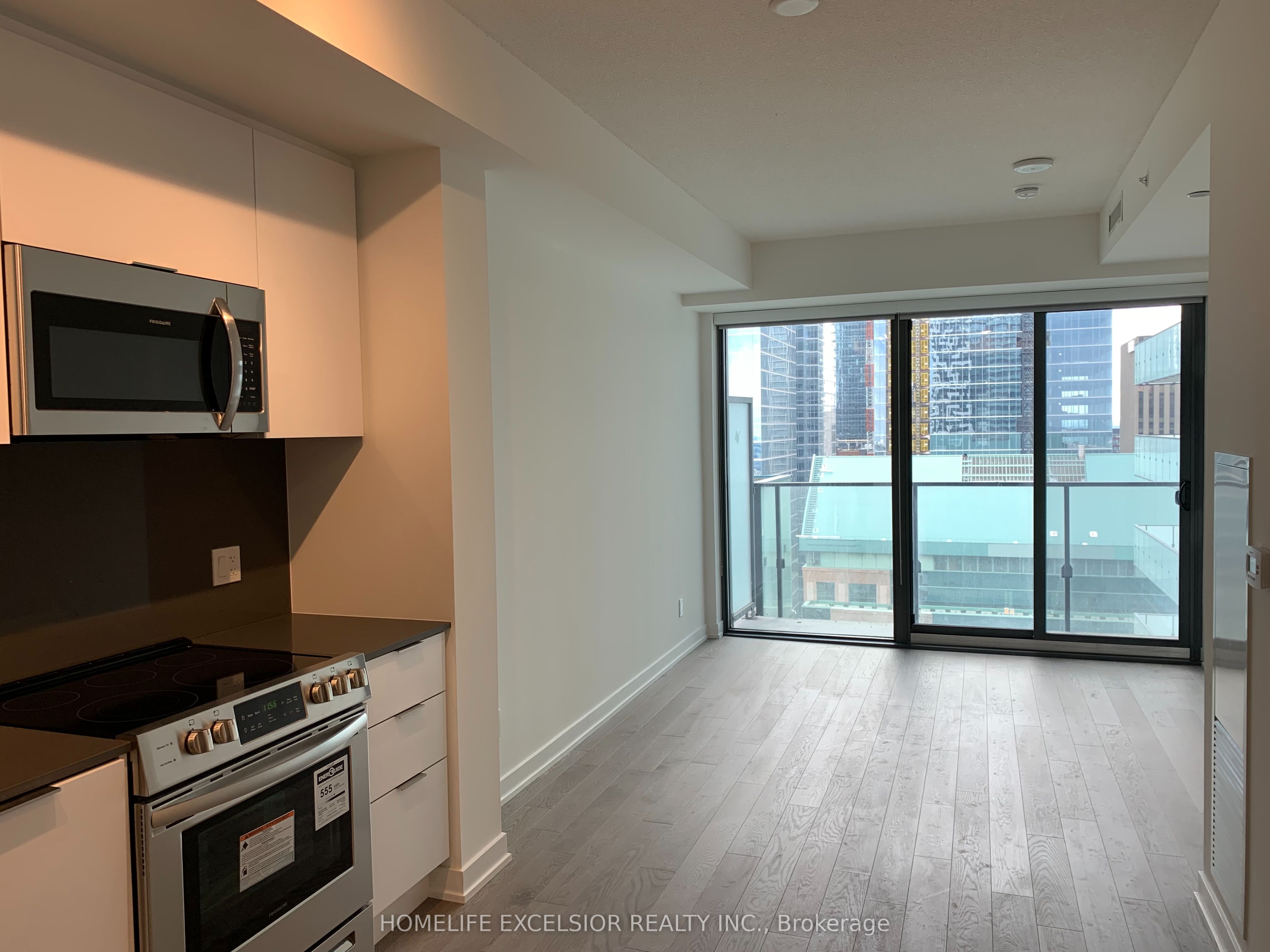 25 Richmond Street E 3007, Toronto, ON M5C 0A6 photo 4
