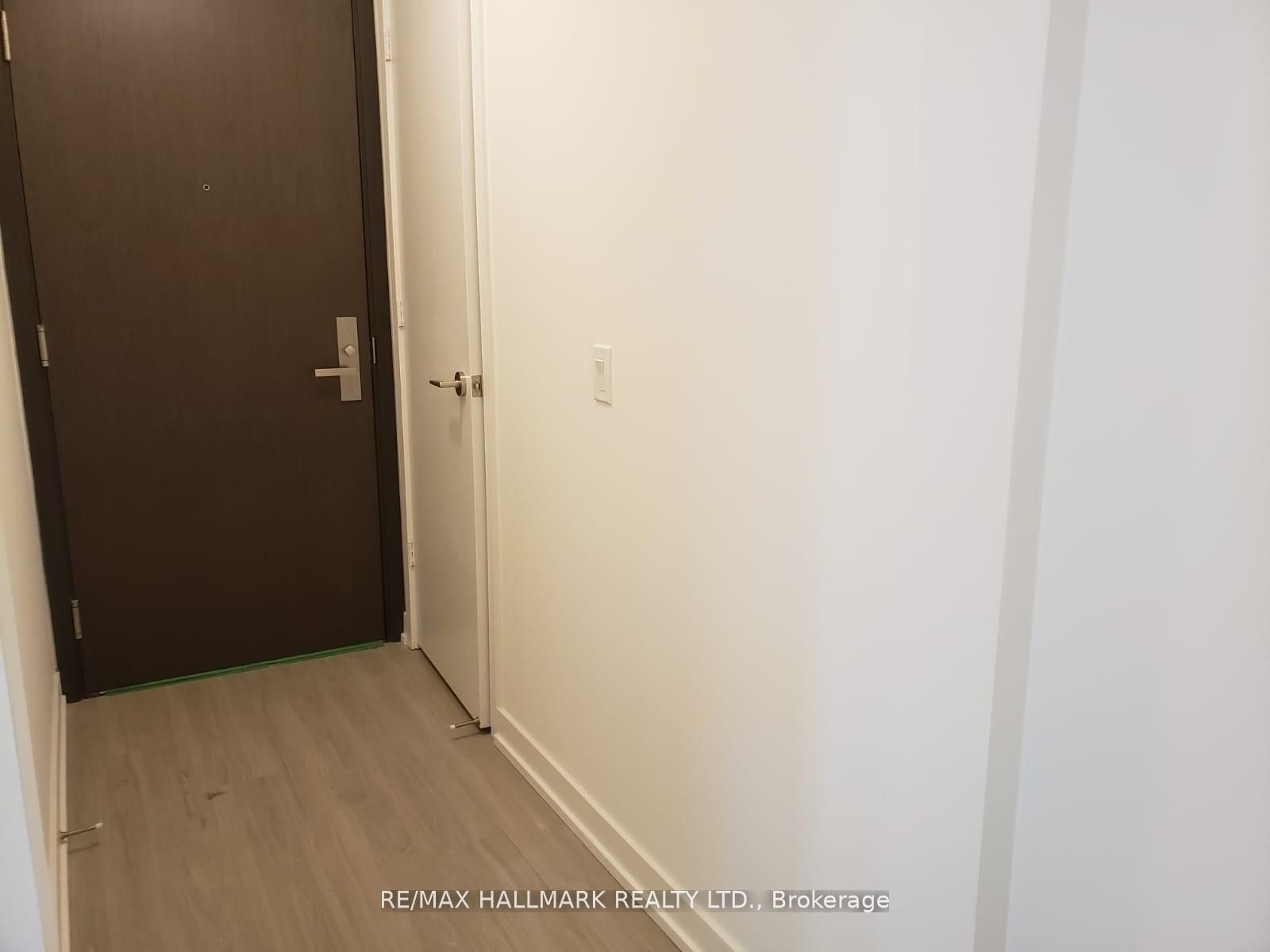 1 Yorkville Avenue 2511, Toronto, ON M4W 1L1 photo 2