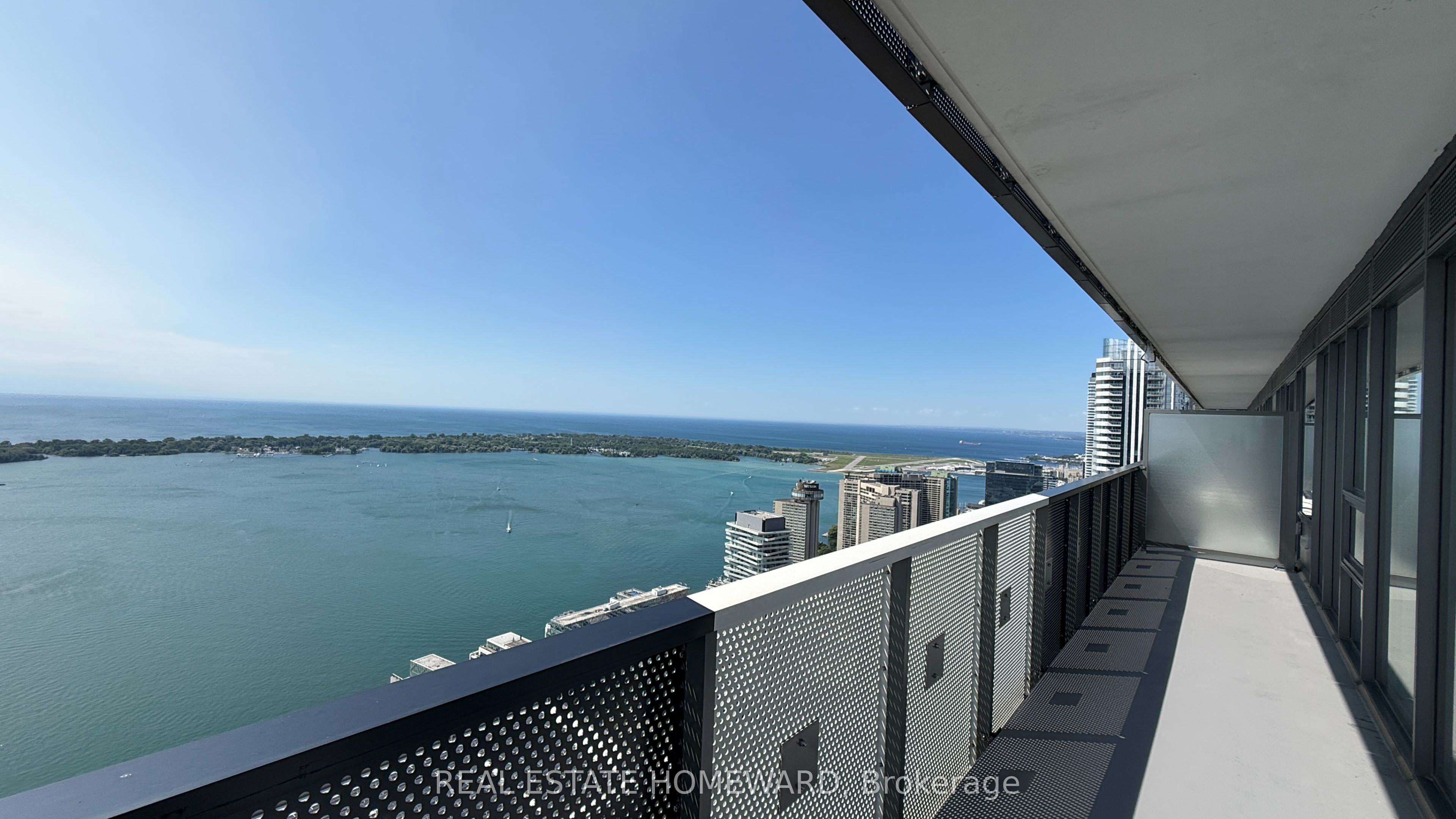 138 Downes Street 6506, Toronto, ON M5E 0E4 photo 3