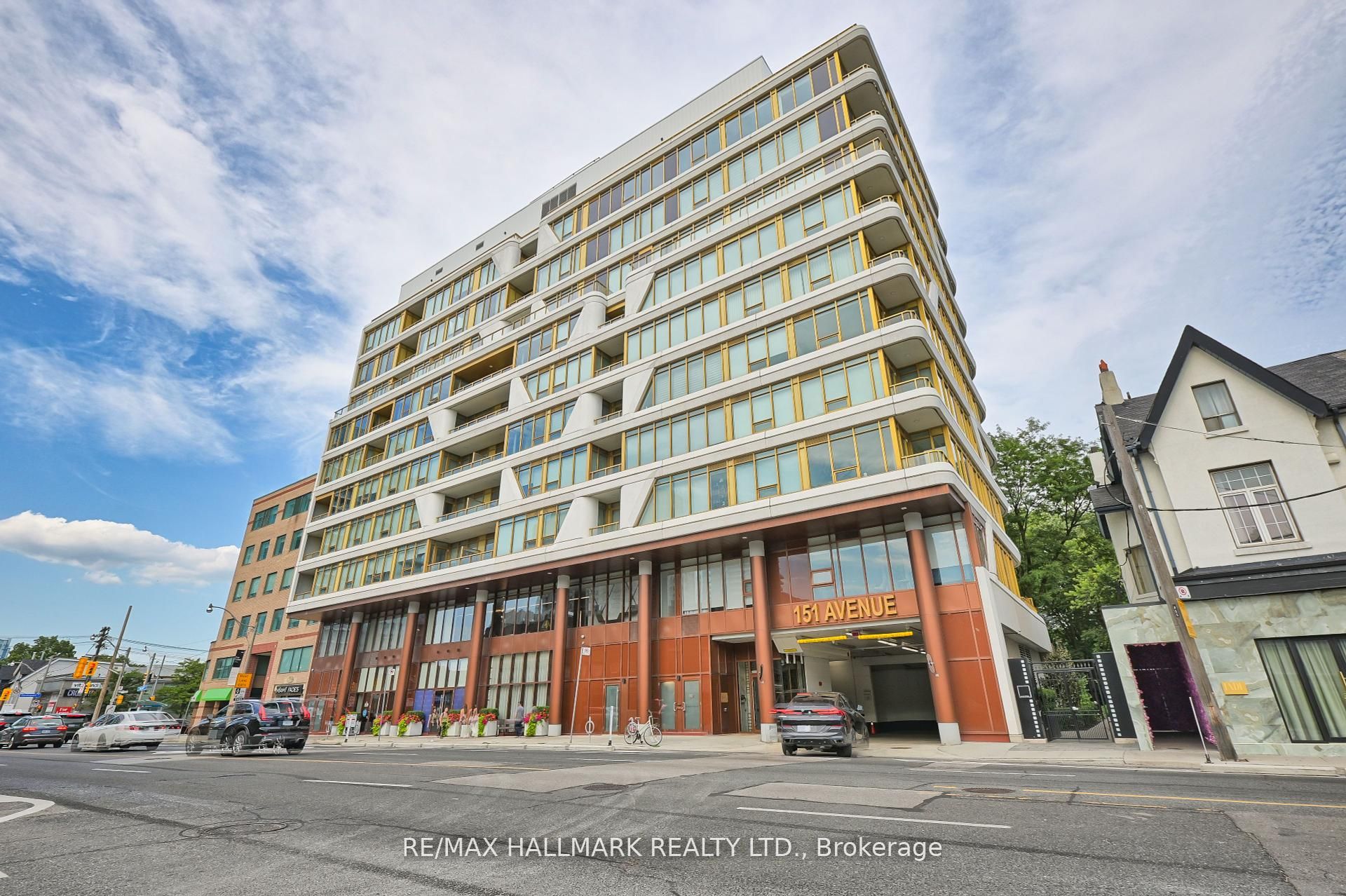 151 Avenue Road 601, Toronto, ON M5R 2H7