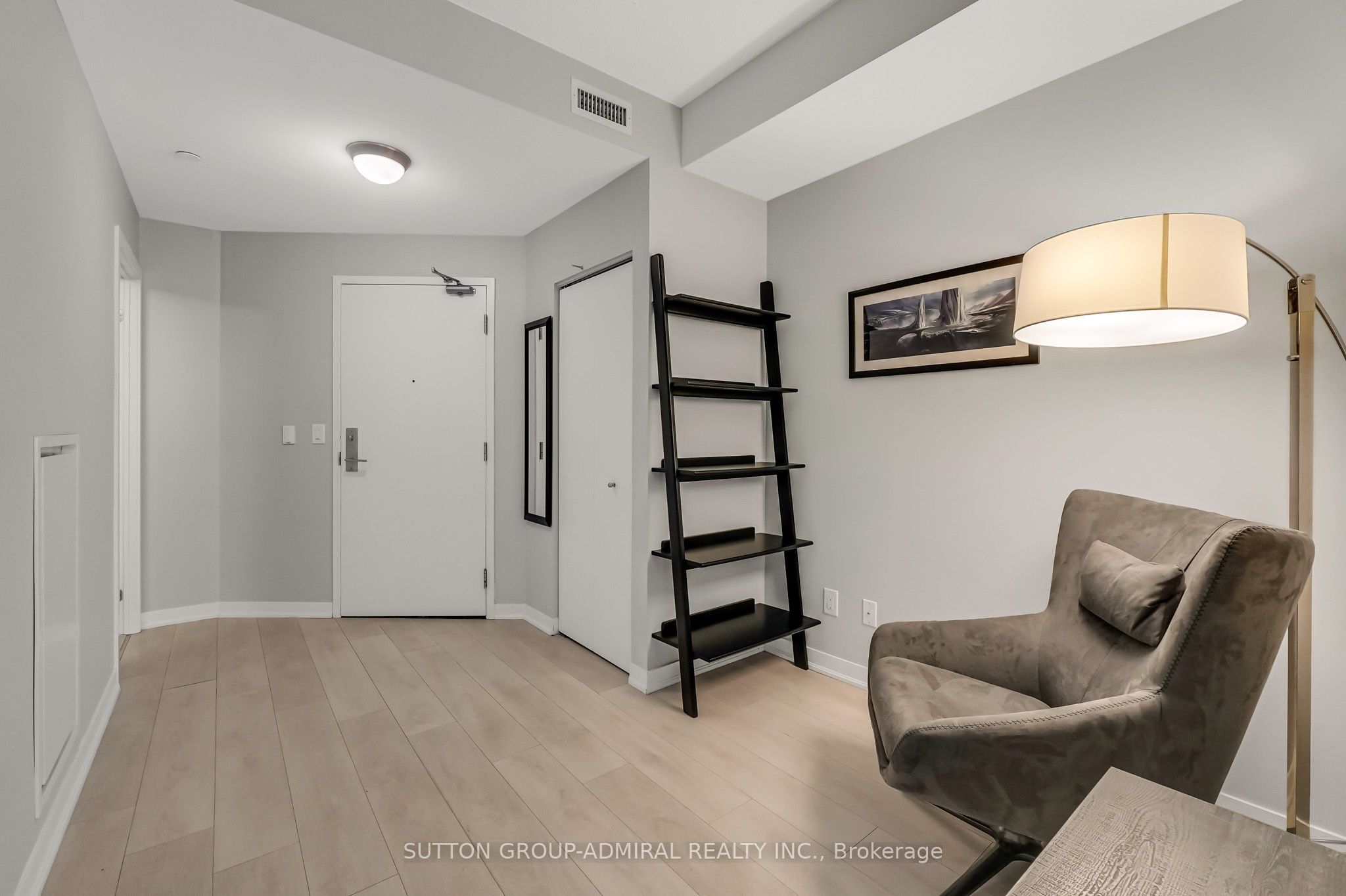 51 East Liberty Street 1315, Toronto, ON M6K 3P8 photo 3