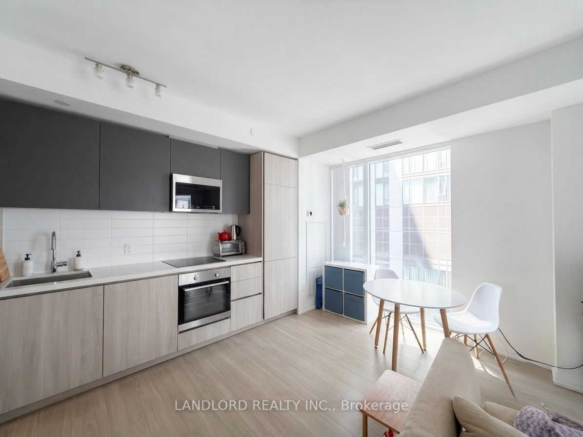 8 Widmer Street 2705, Toronto, ON M5V 0W6