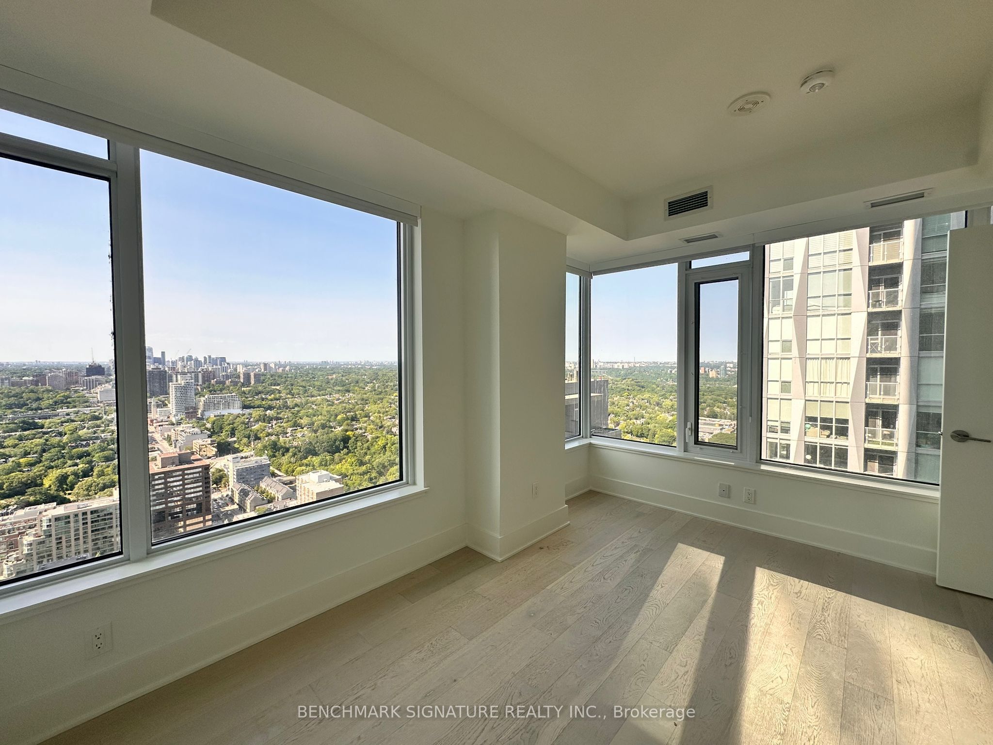 11 Yorkville Avenue 3604, Toronto, ON M4W 0B7 photo 4