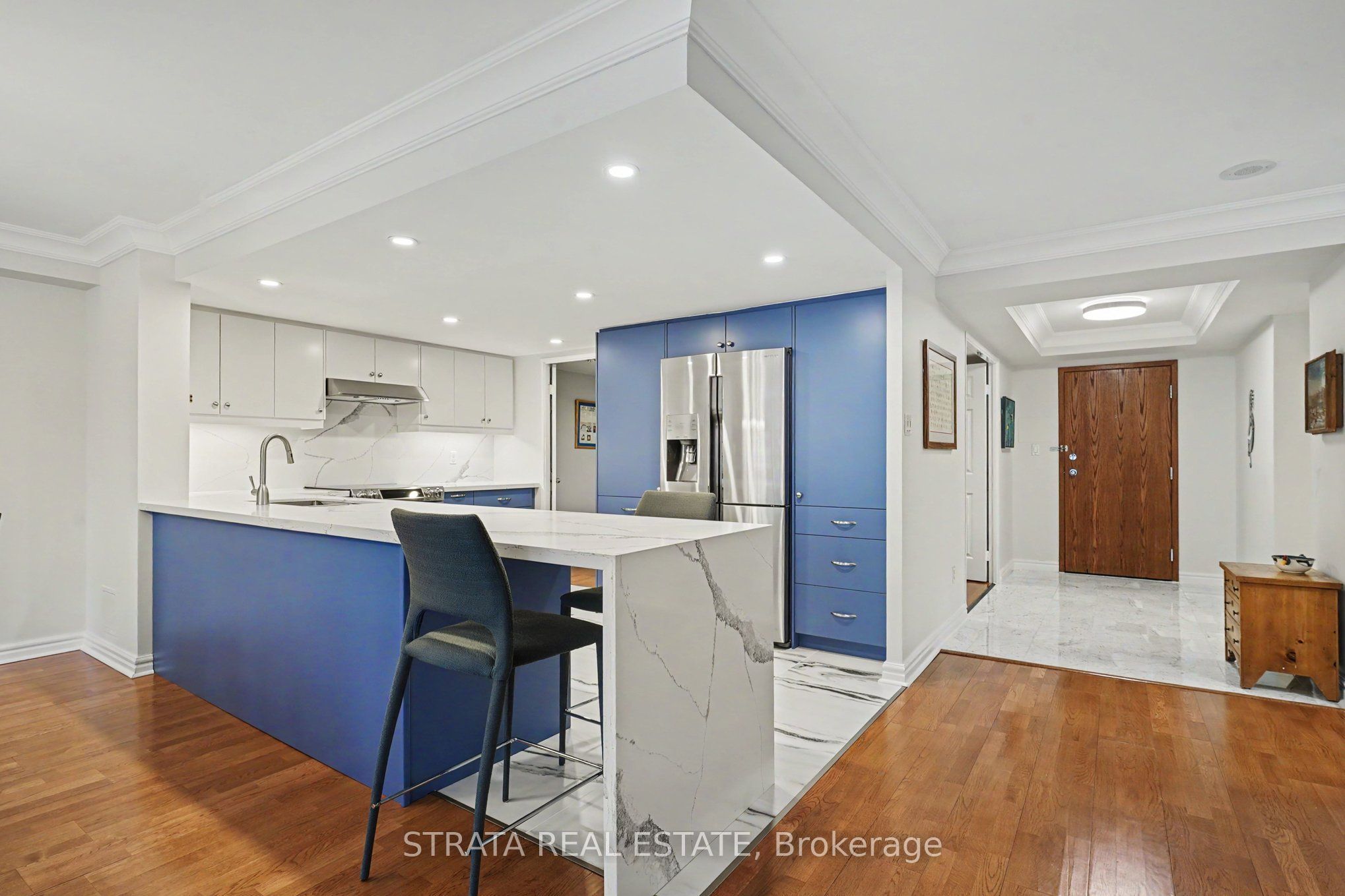 33 University Avenue, Toronto, ON M5J 2S7