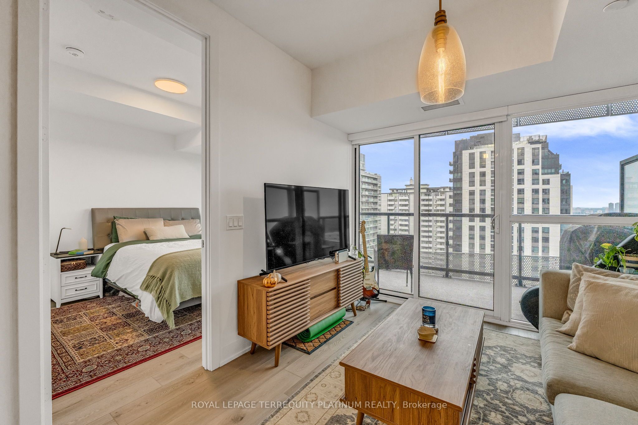 11 Lillian Street 1410, Toronto, ON M4S 2H7 photo 2