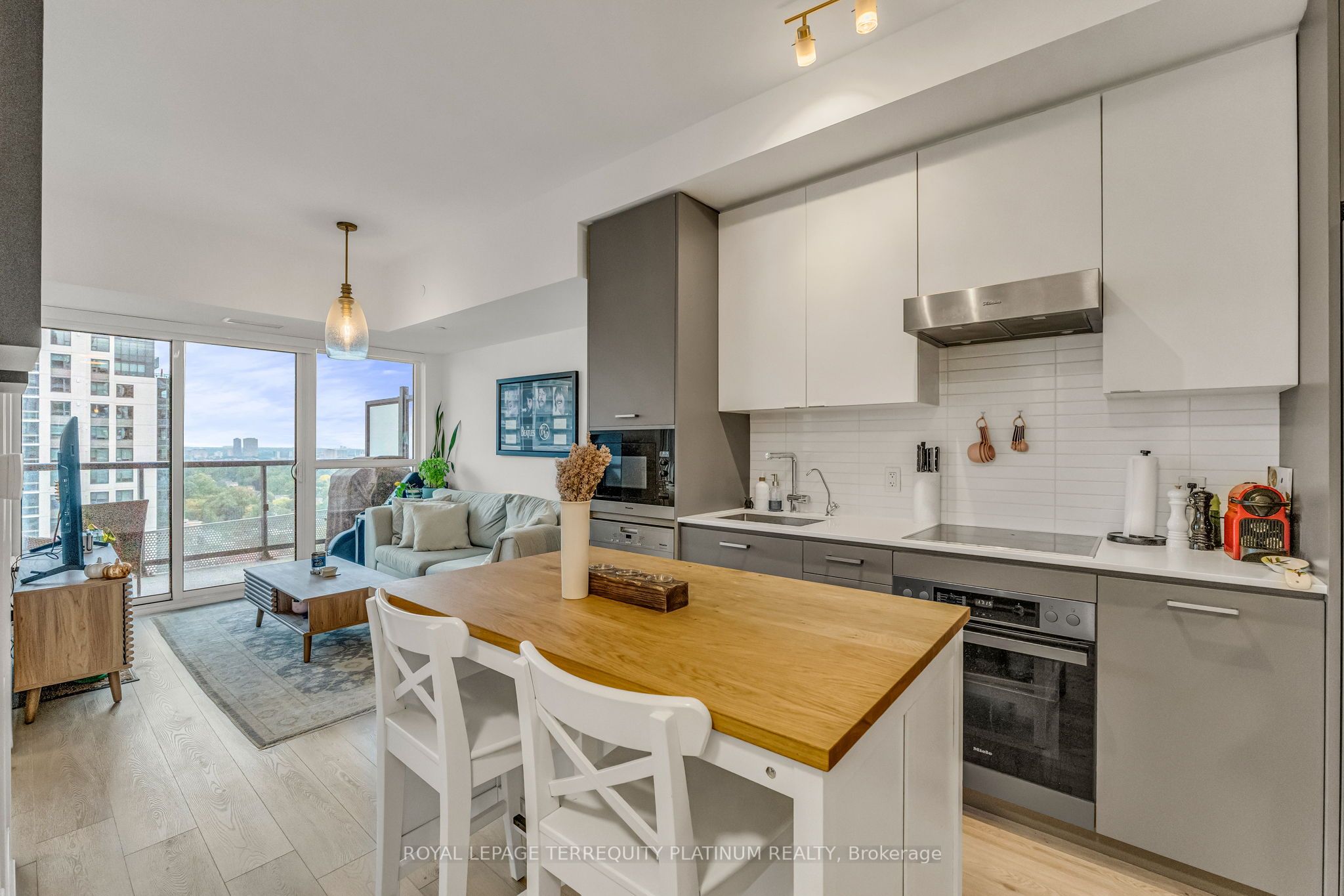 11 Lillian Street 1410, Toronto, ON M4S 2H7 photo 5