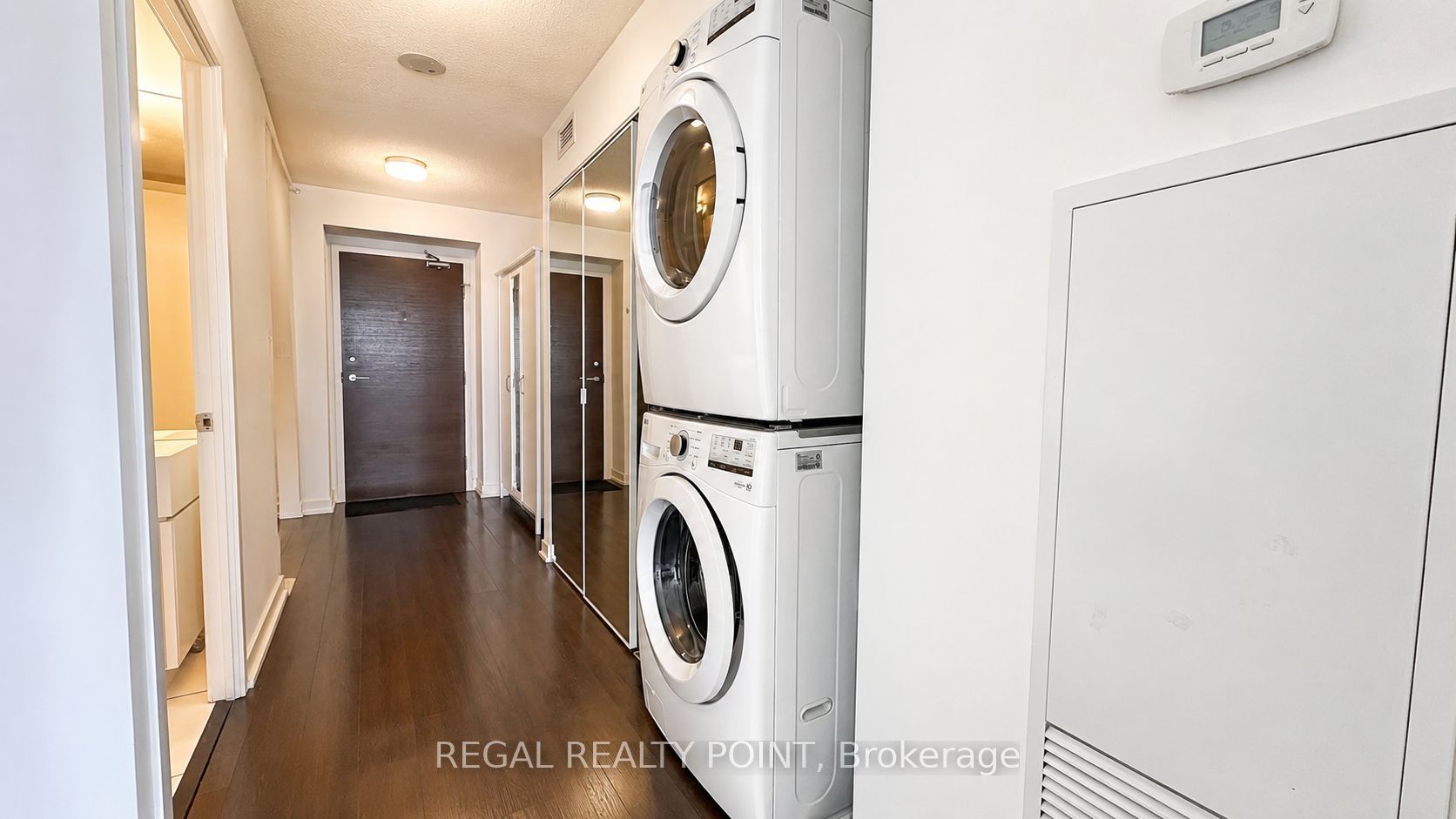 21 Iceboat Terrace 3015, Toronto, ON M5V 4A9 photo 5