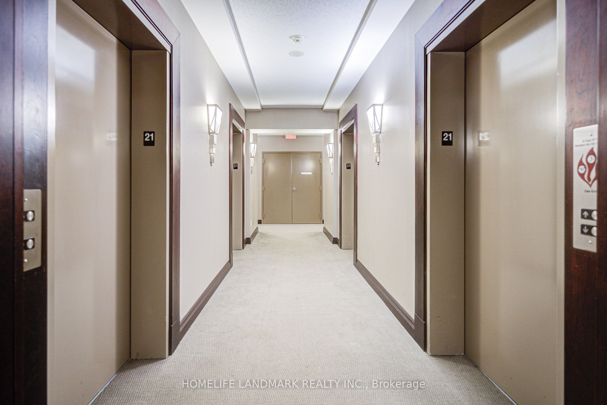 35 Balmuto Street 2103, Toronto, ON M4Y 0A3 photo 5
