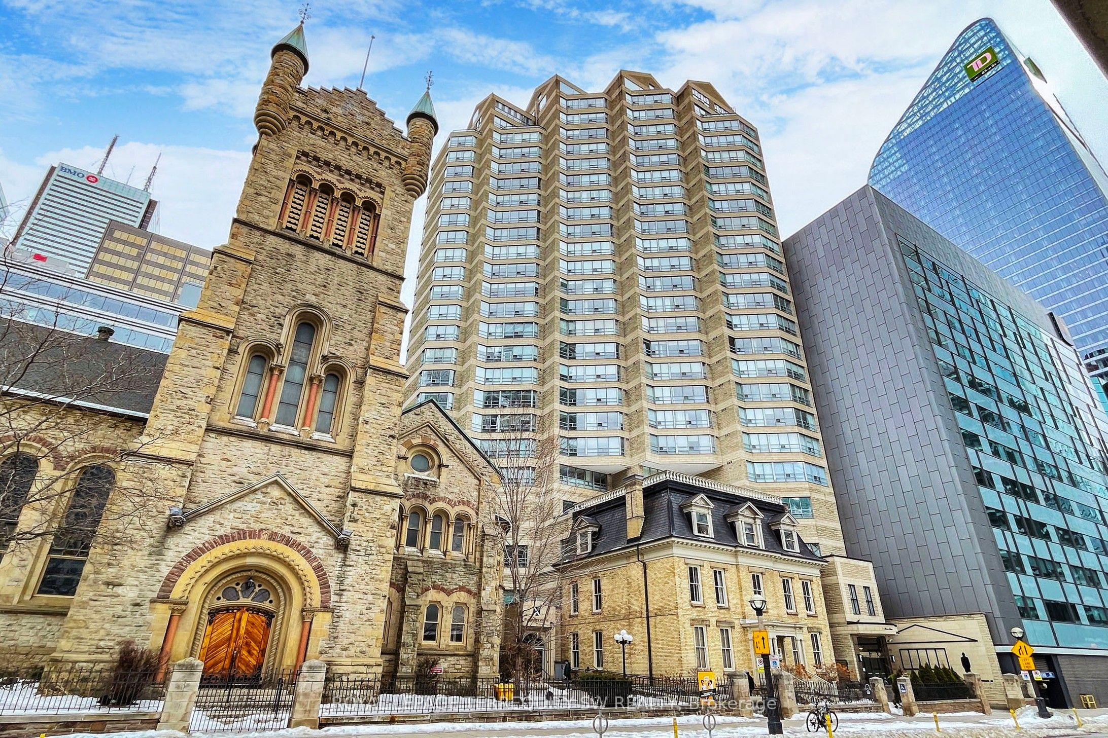 71 Simcoe Street 2001, Toronto, ON M5J 2S9