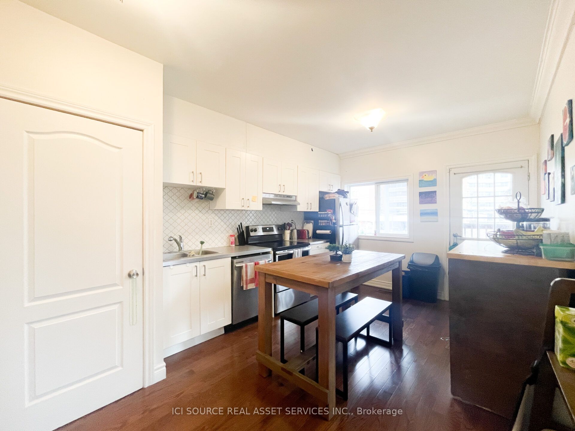 167 Markham Street 2nd & 3rd Floor, Toronto, ON M6J 2G7 photo 2