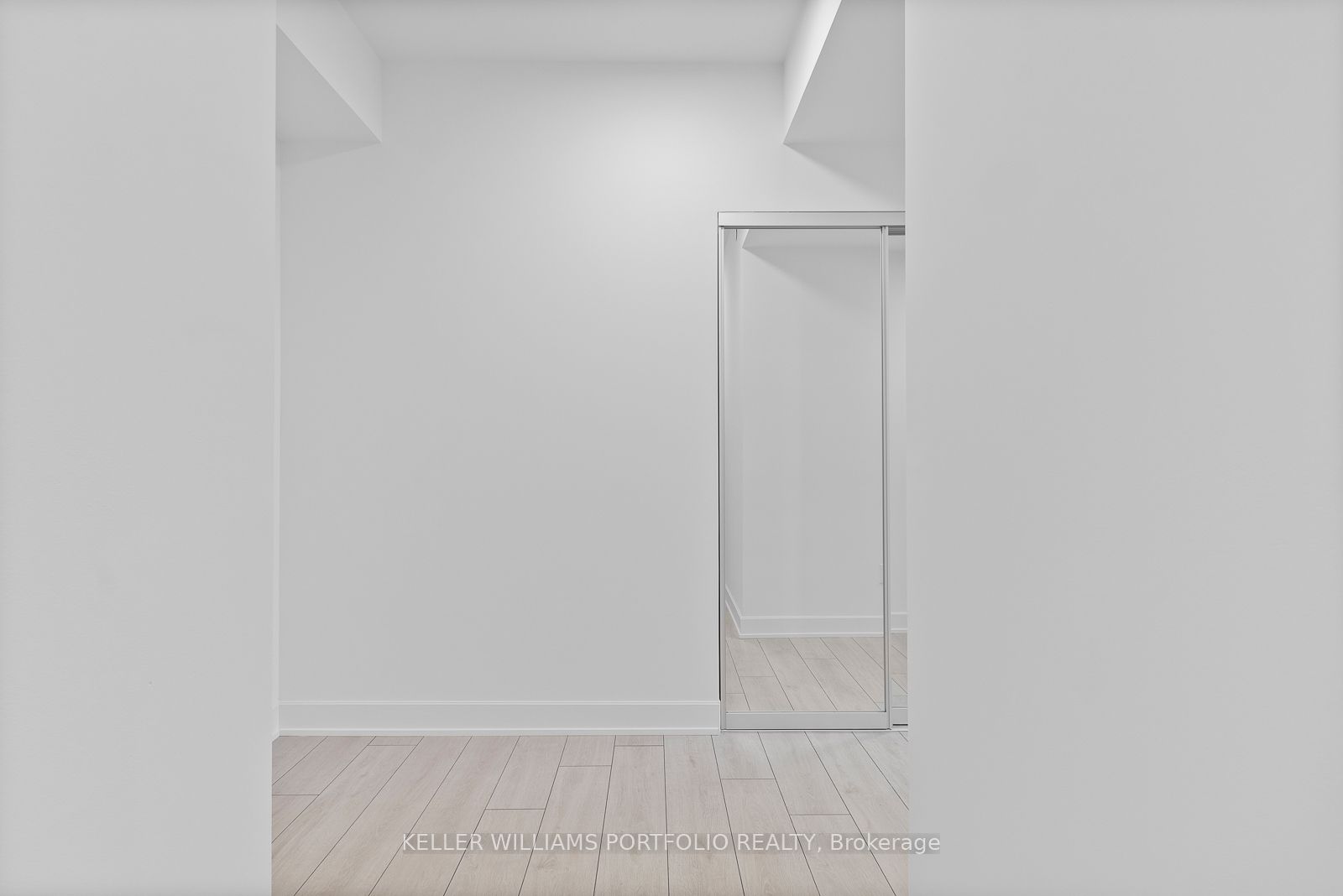 15 Mercer Street 1408, Toronto, ON M5V 0T8 photo 2