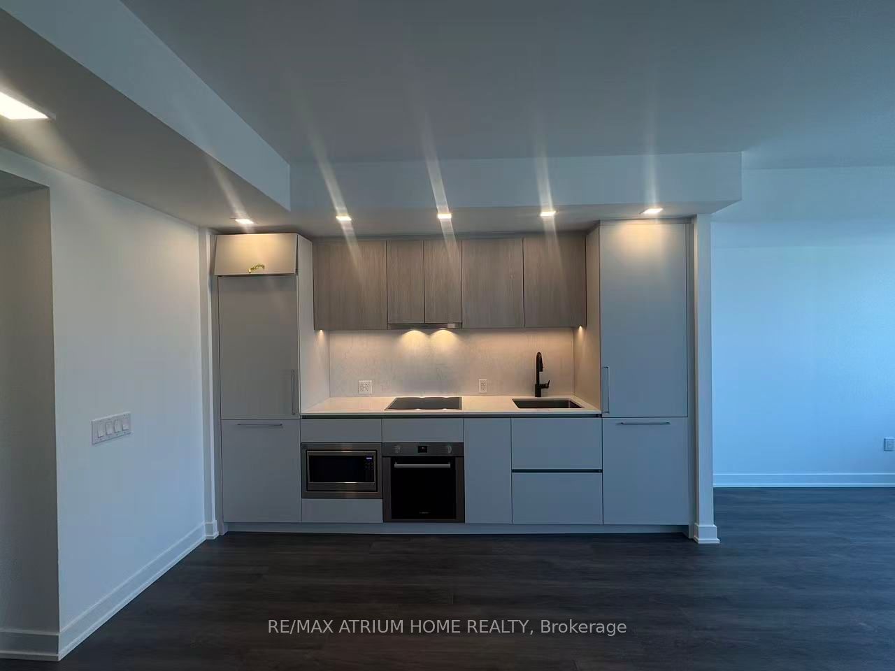 609 Sherbourne Street 1904, Toronto, ON M4X 0A4 photo 2