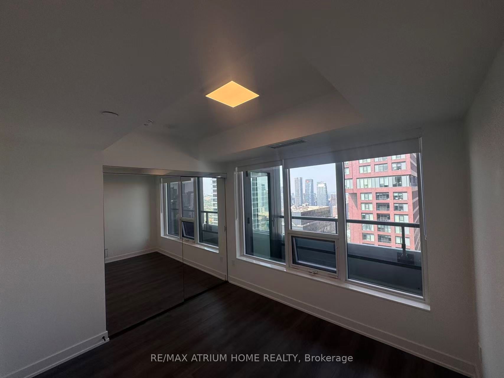 609 Sherbourne Street 1904, Toronto, ON M4X 0A4 photo 4