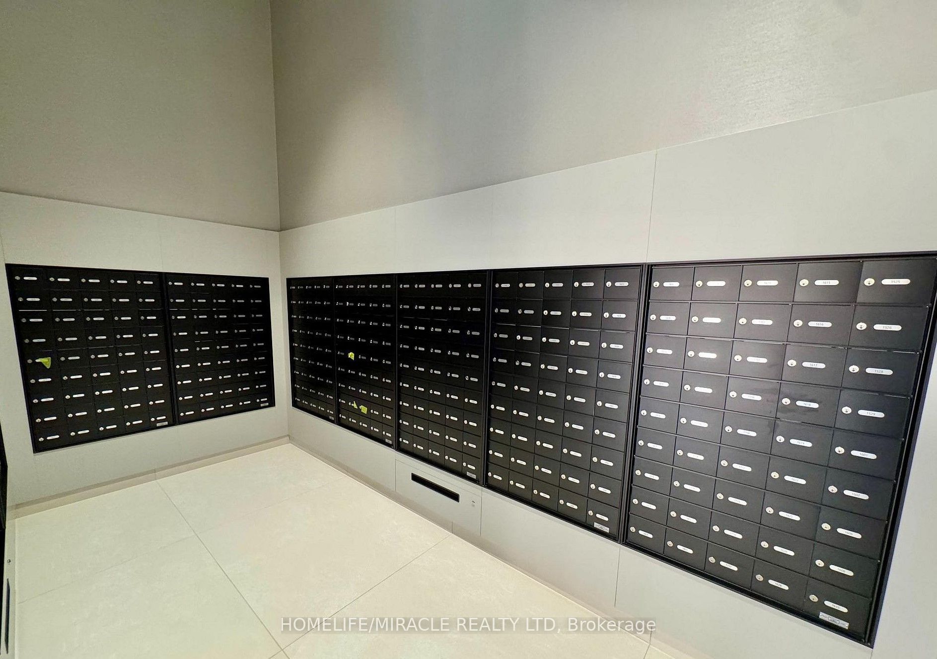 400 King Street 2001, Toronto, ON M5V 1K2 photo 2
