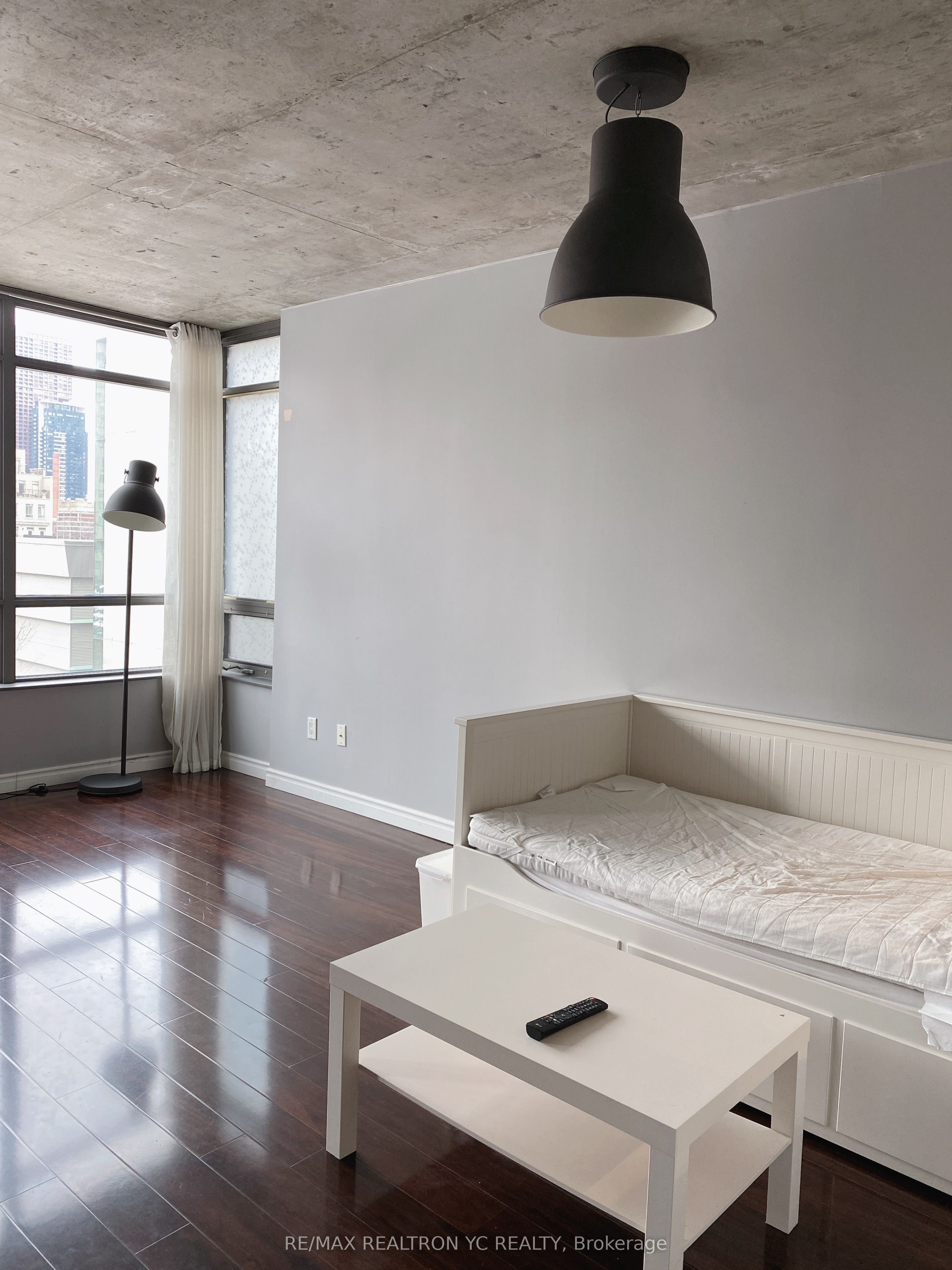 285 Mutual Street 705, Toronto, ON M4Y 3C5 photo 3