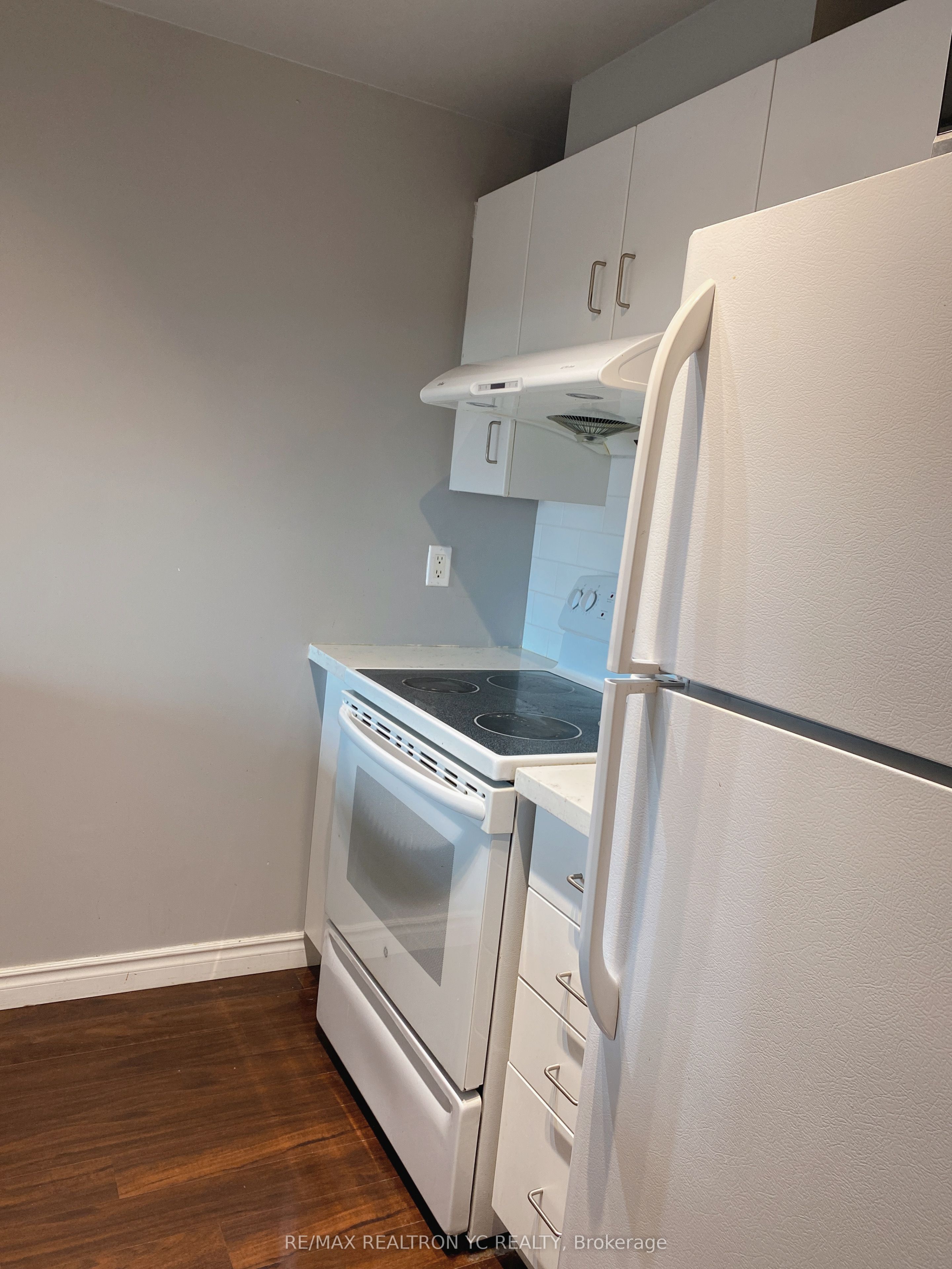 285 Mutual Street 705, Toronto, ON M4Y 3C5 photo 5